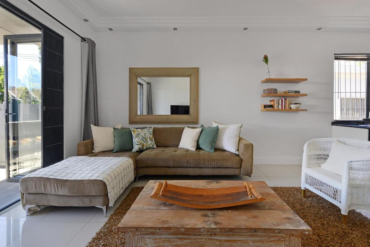 Stylish Green Point Apartment