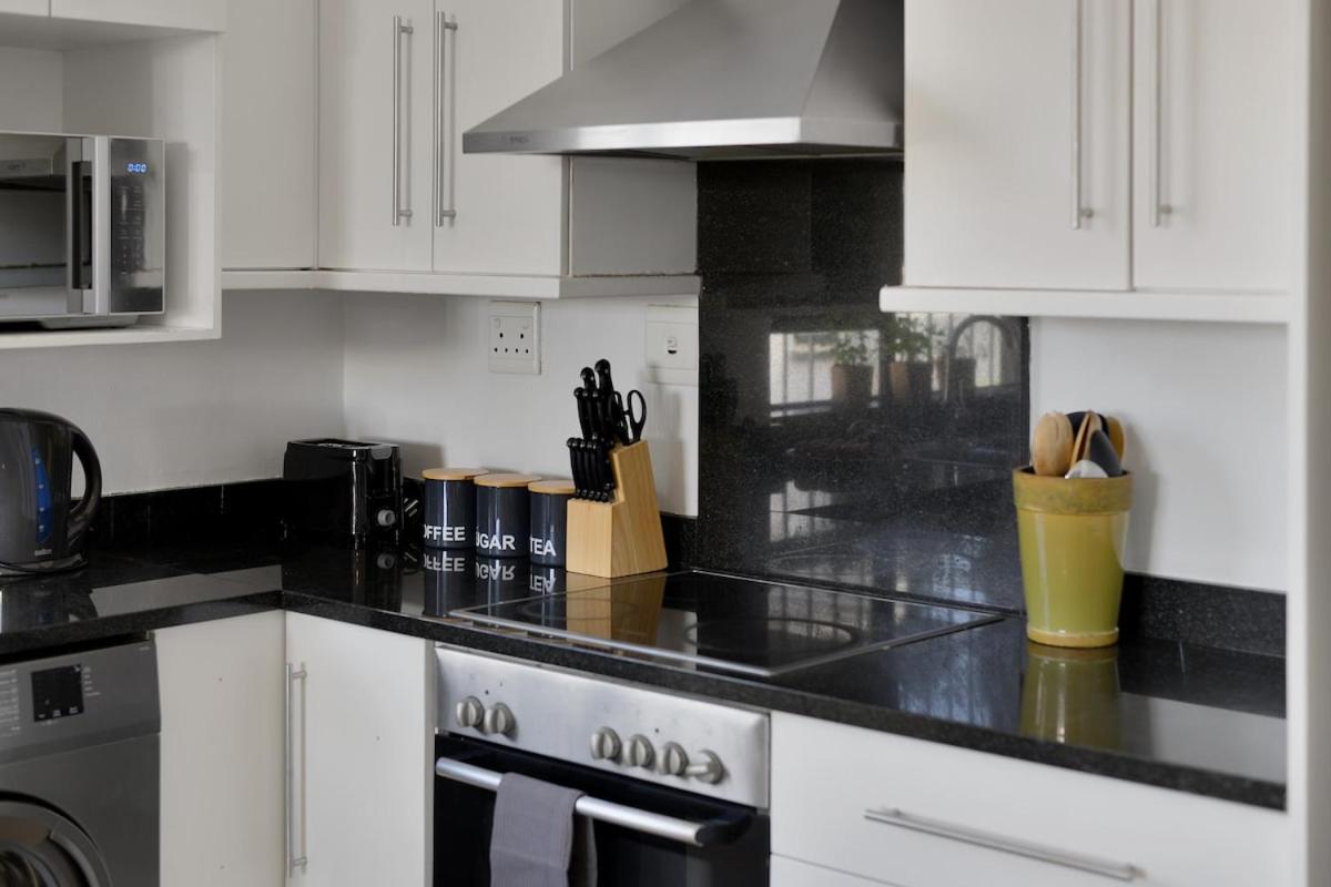 Stylish Green Point Apartment