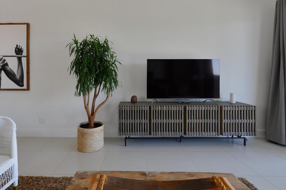 Stylish Green Point Apartment