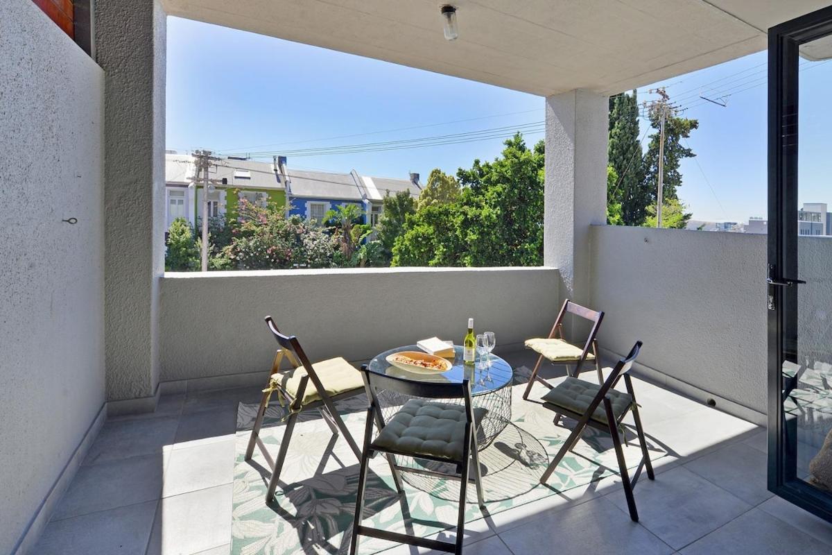 Stylish Green Point Apartment