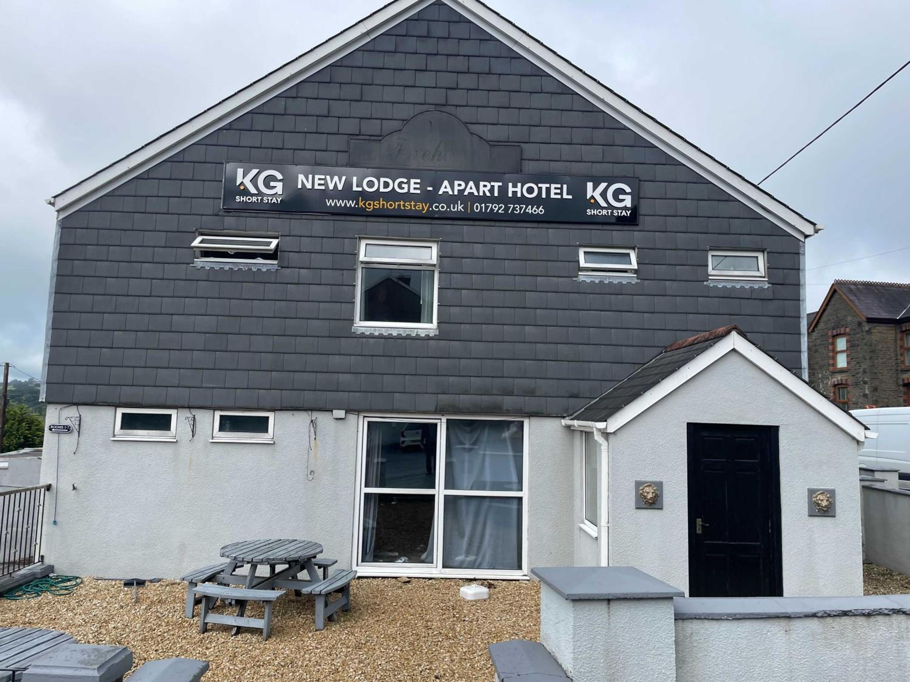 New Lodge Rooms- with Free Parking