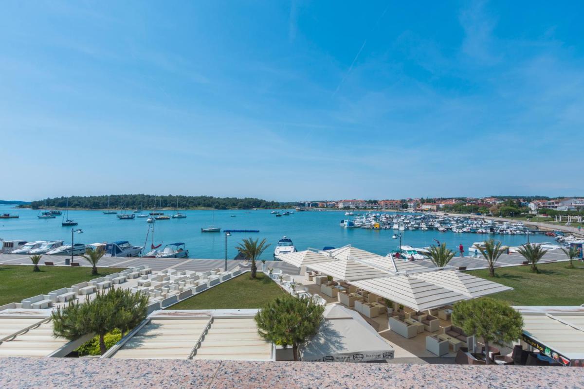 Apartments Riva Medulin view 2