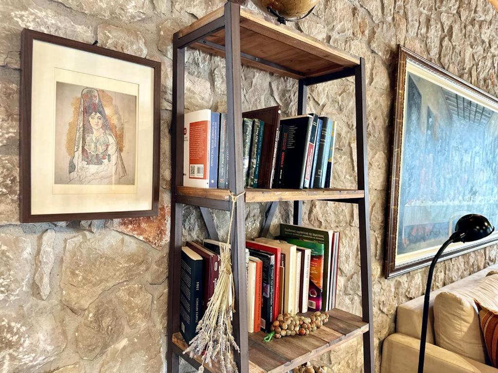Hermione Hills Luxury Cottage by Goutos Luxury Living