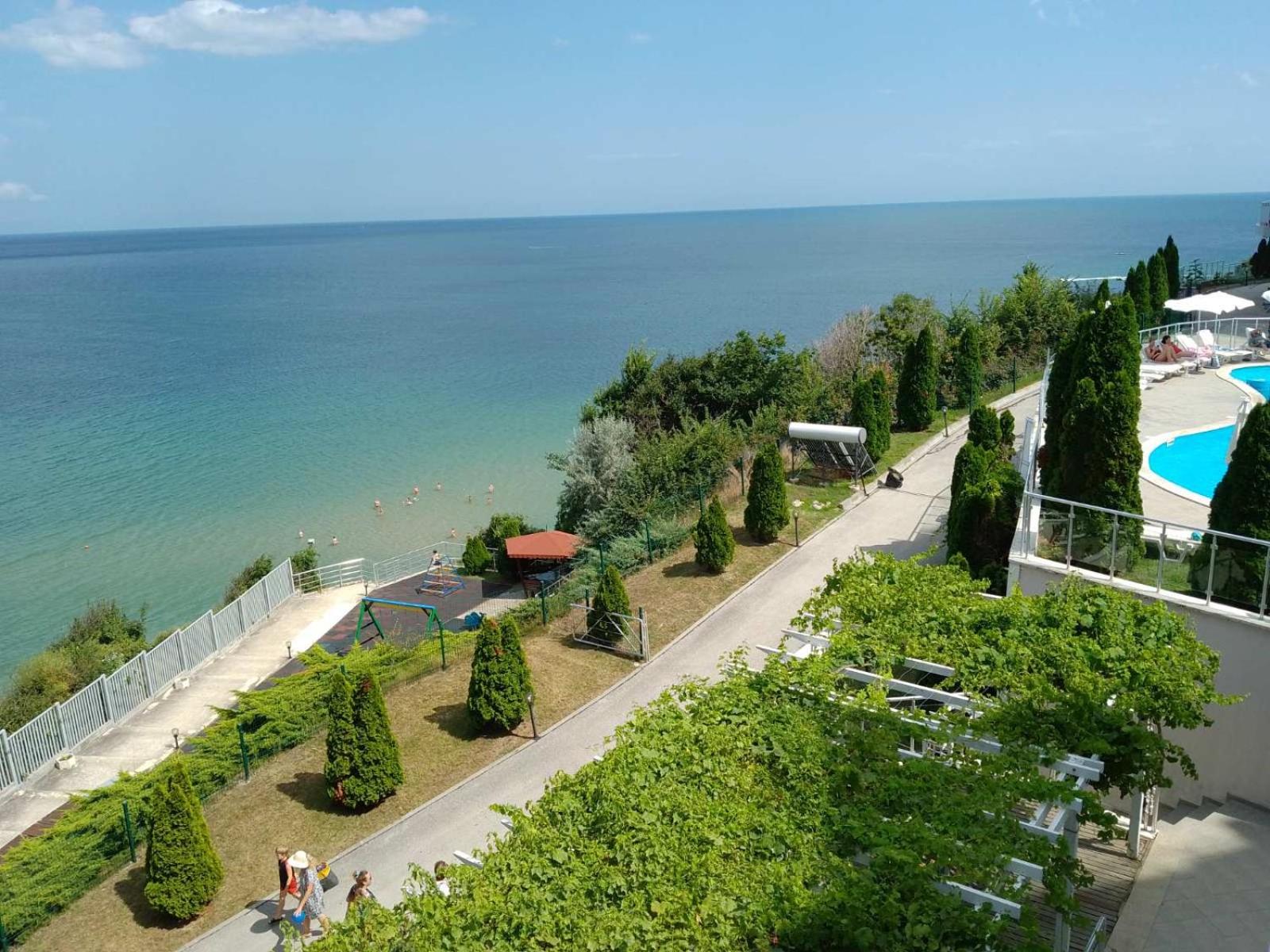 Silver Beach B16