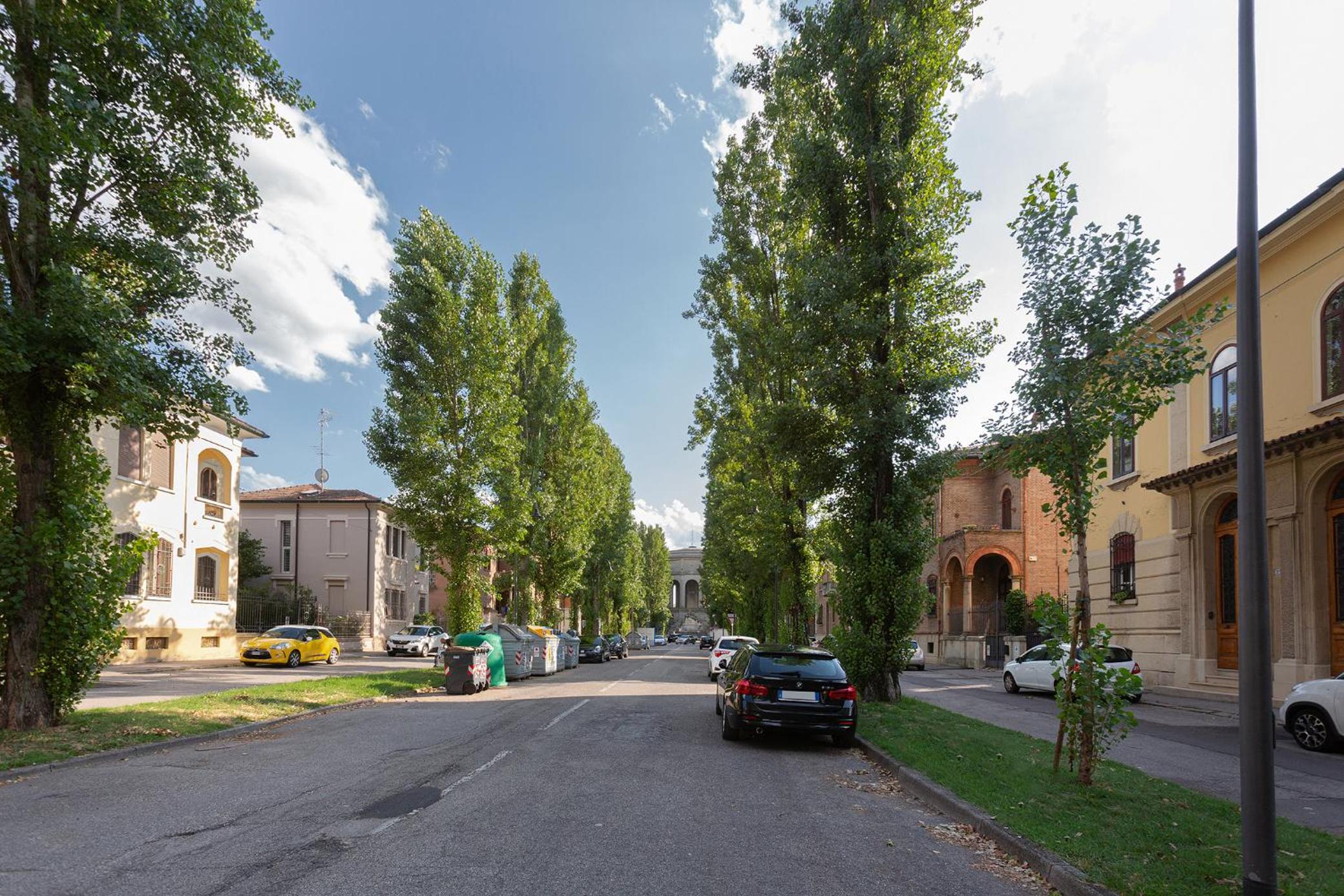 GuestHost - Ferrara Station Essential Apartment with parking