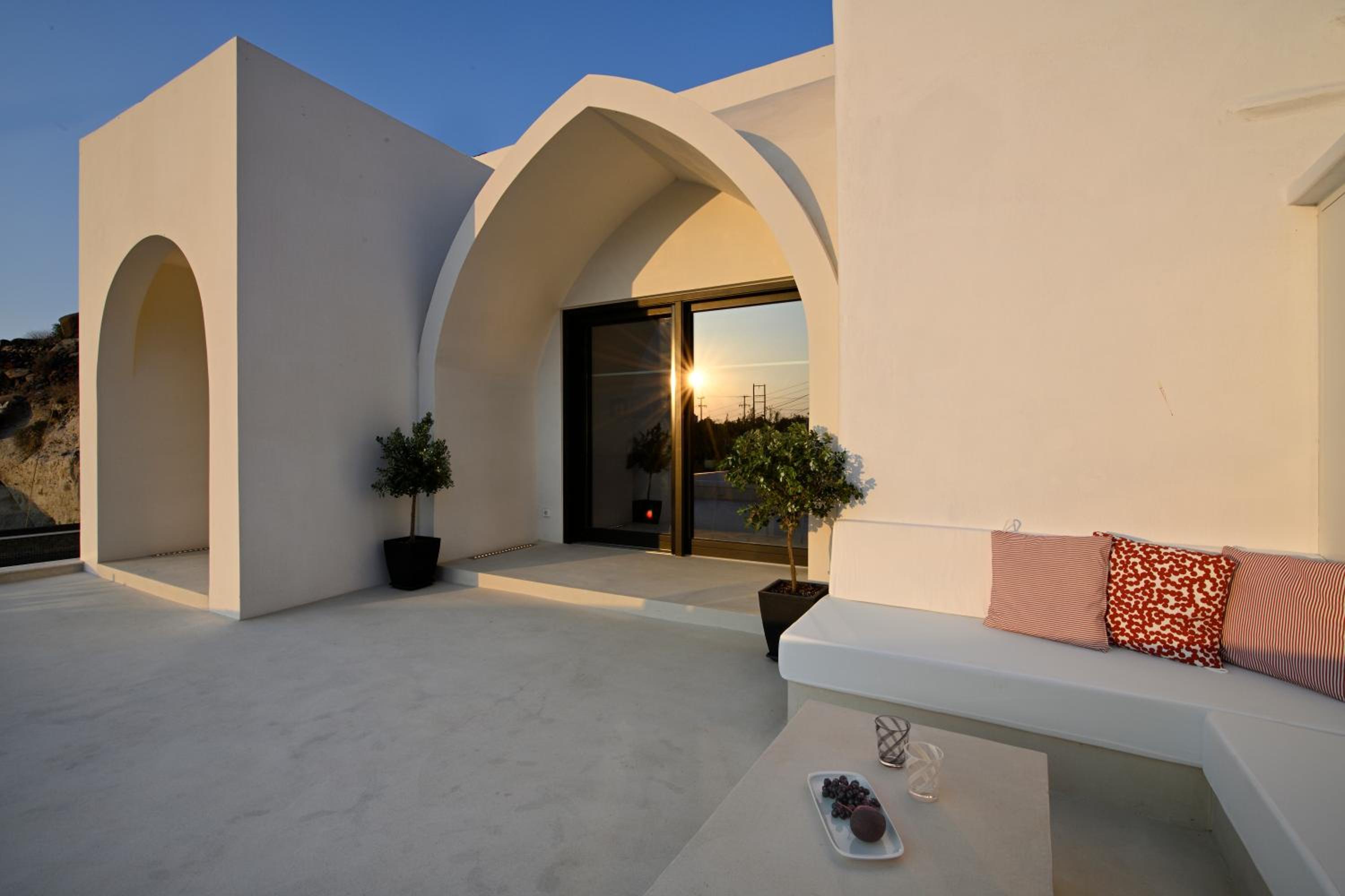 Artium Villa with Outdoor Pool hosted by K&K photo 2