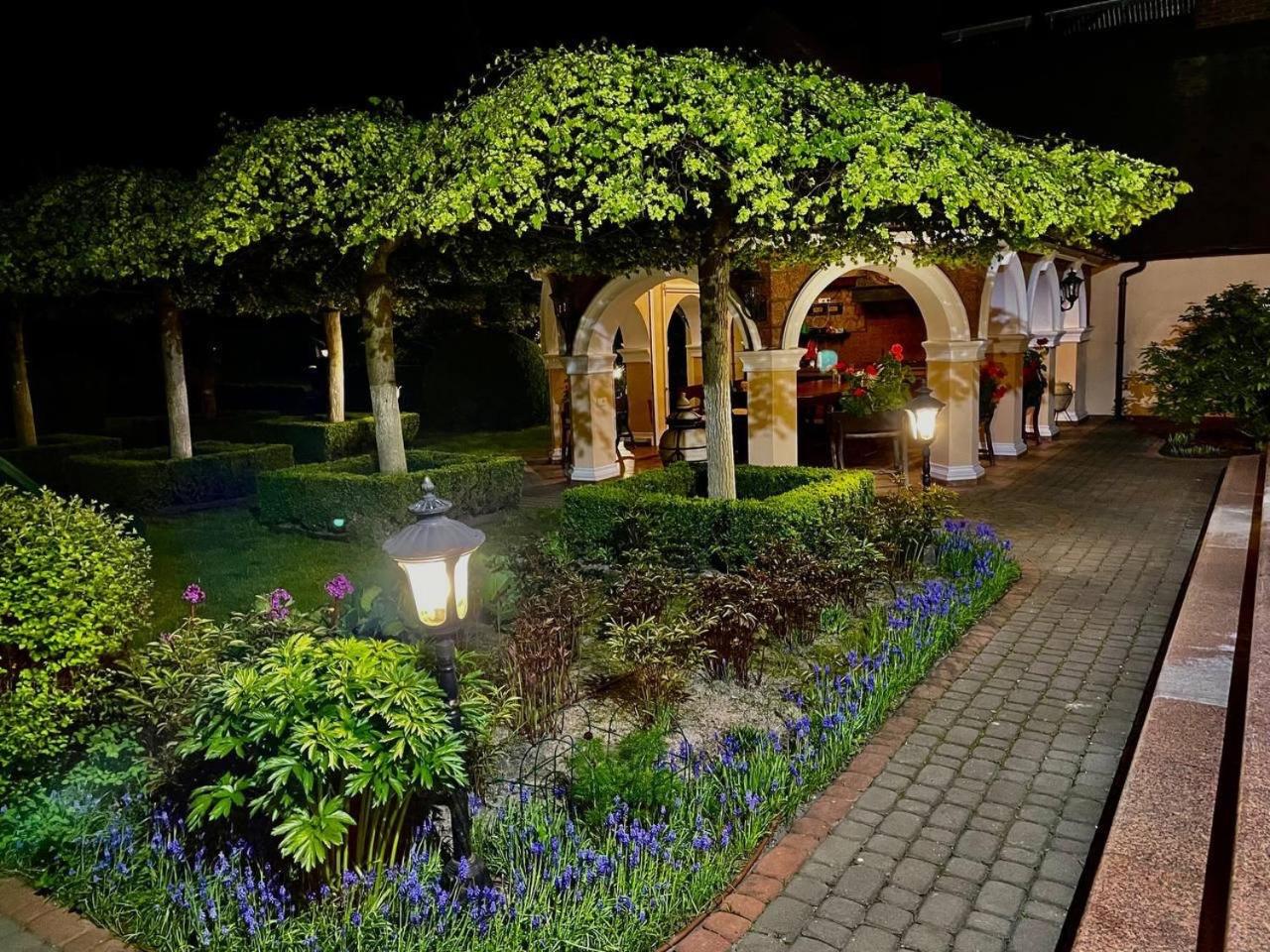 Villa with pool and garden