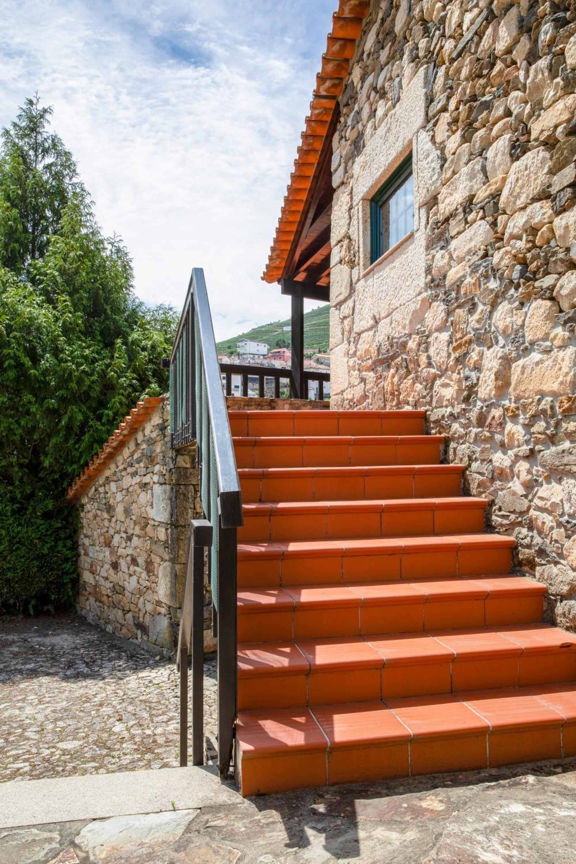 Fonte dos Pepes by LovelyStay view 4