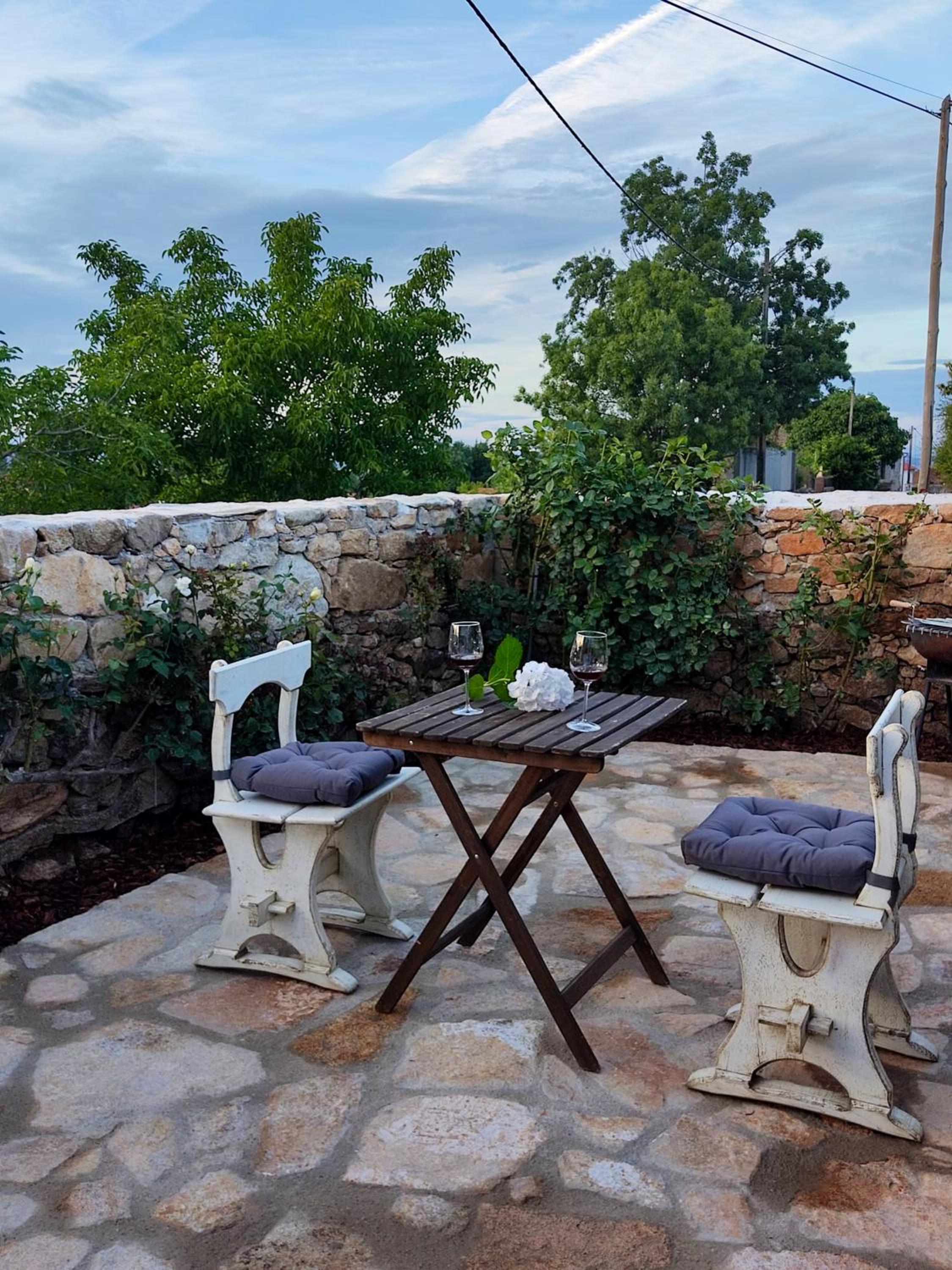 Charming house in Parada with mountain view and fenced garden view 4