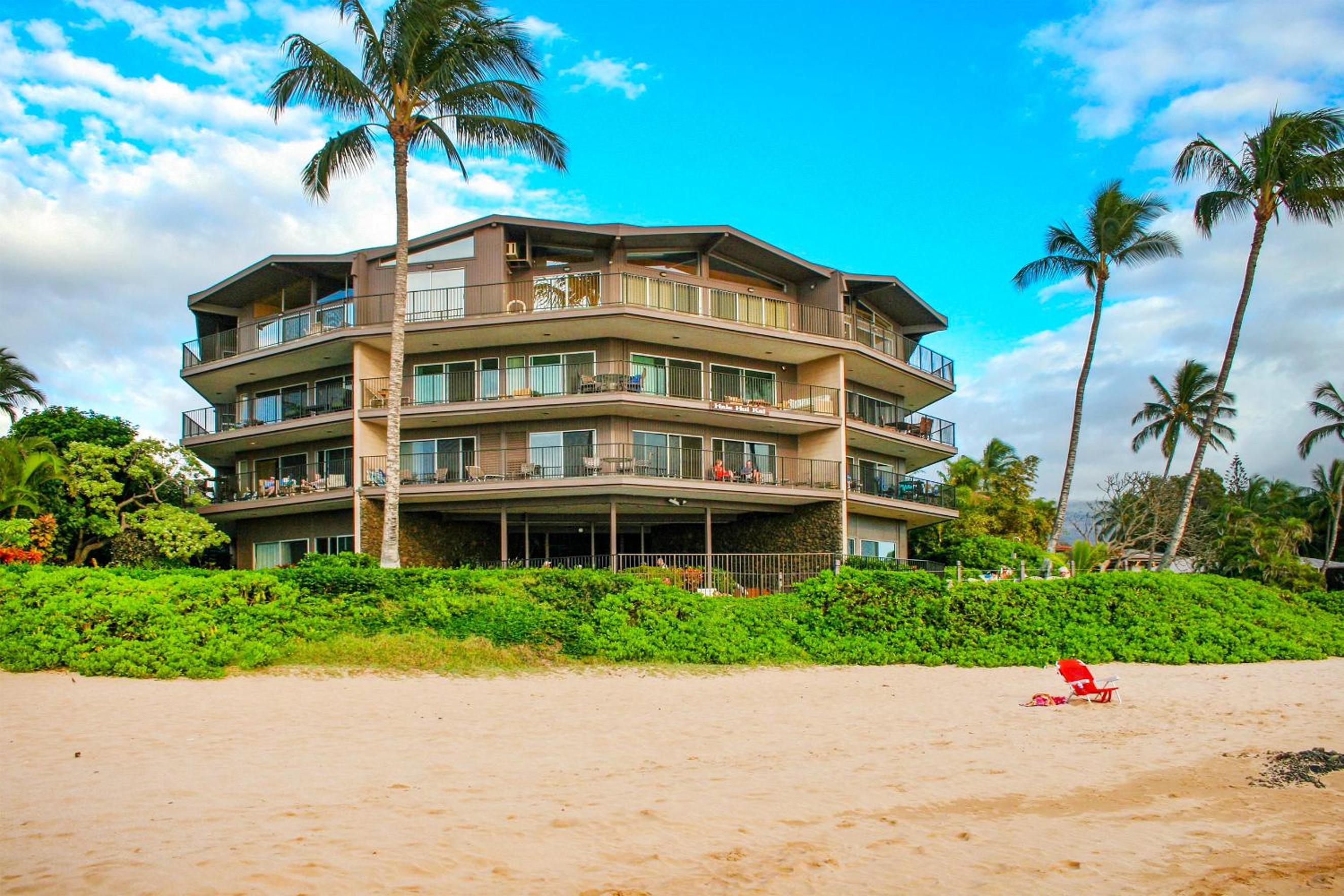Hale Hui Kai 202, Steps to the Beach, Split AC
