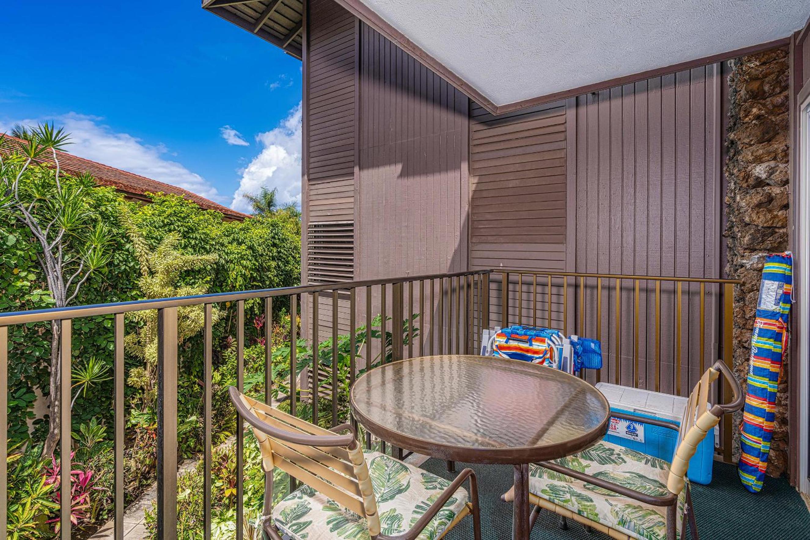 Hale Hui Kai 202, Steps to the Beach, Split AC