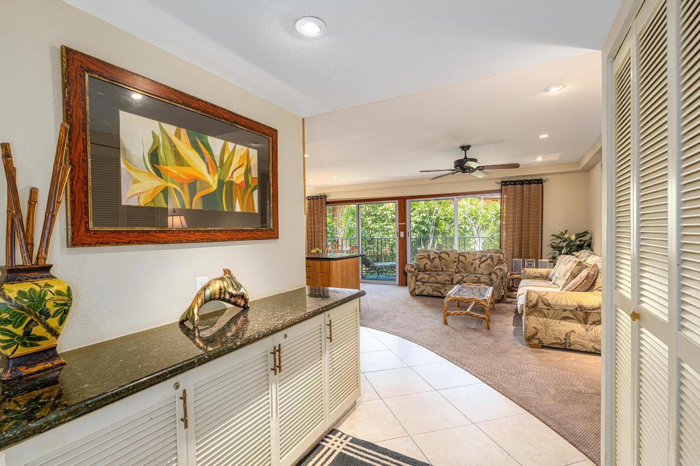 Hale Hui Kai 202, Steps to the Beach, Split AC