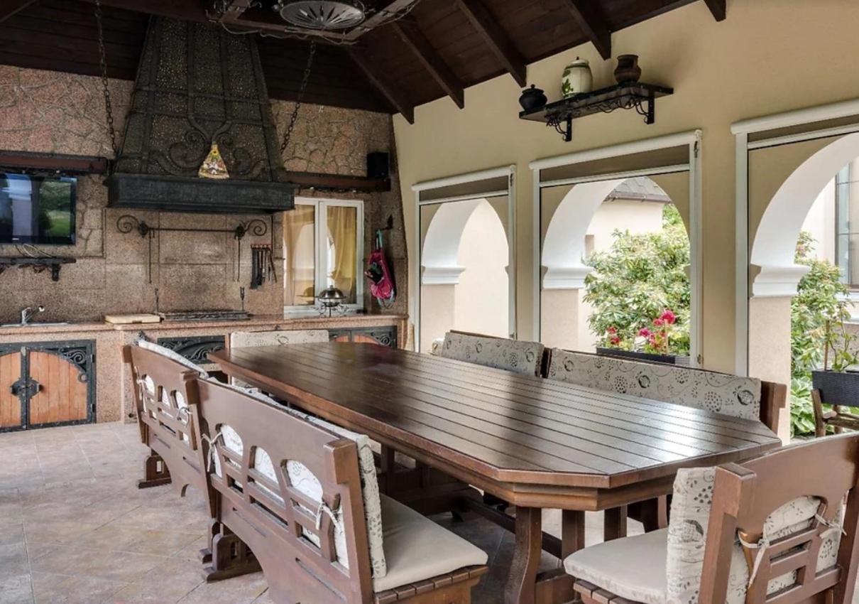 Villa with pool and garden