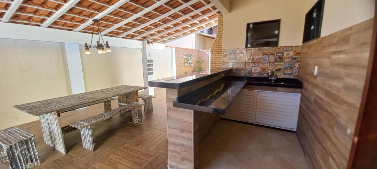 Casa COMPLETA-ÓTIMO WIFI-Espaço PET-TV Ilimitada-03 carros-Até10 pessoas