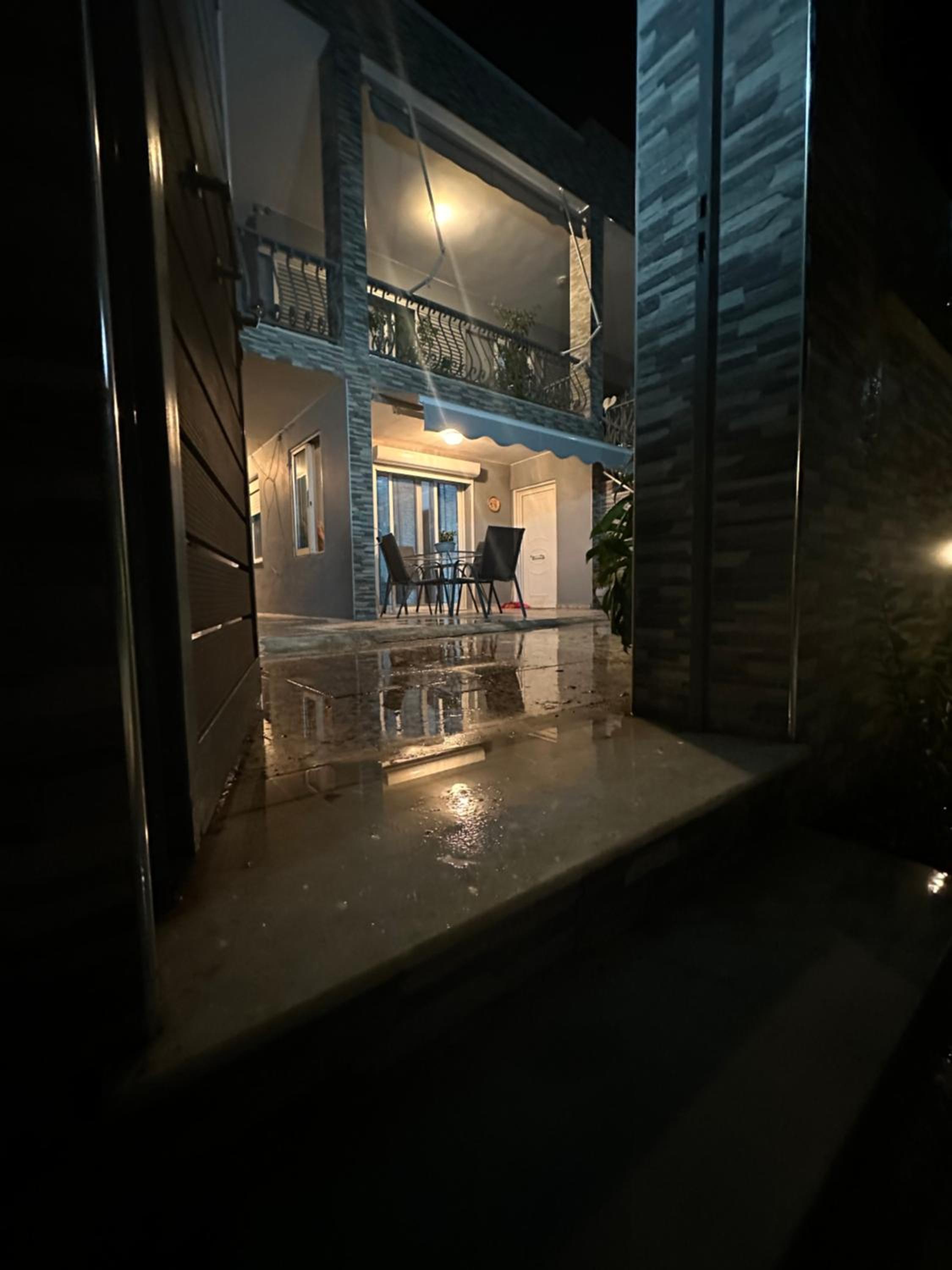 Plaza House view 3