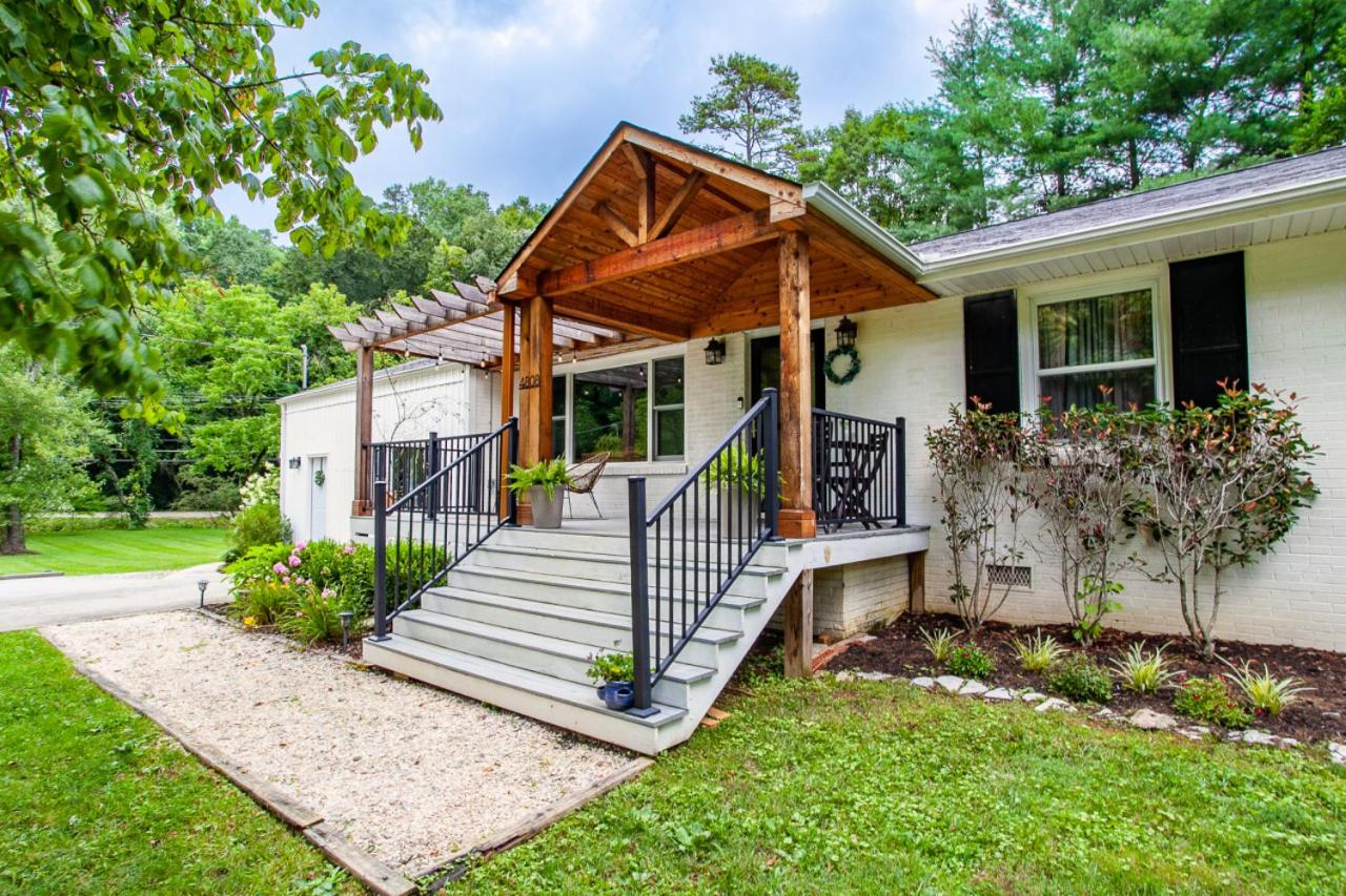 Cozy Creekside Rancher-Heart of Downtown Knoxville view 4