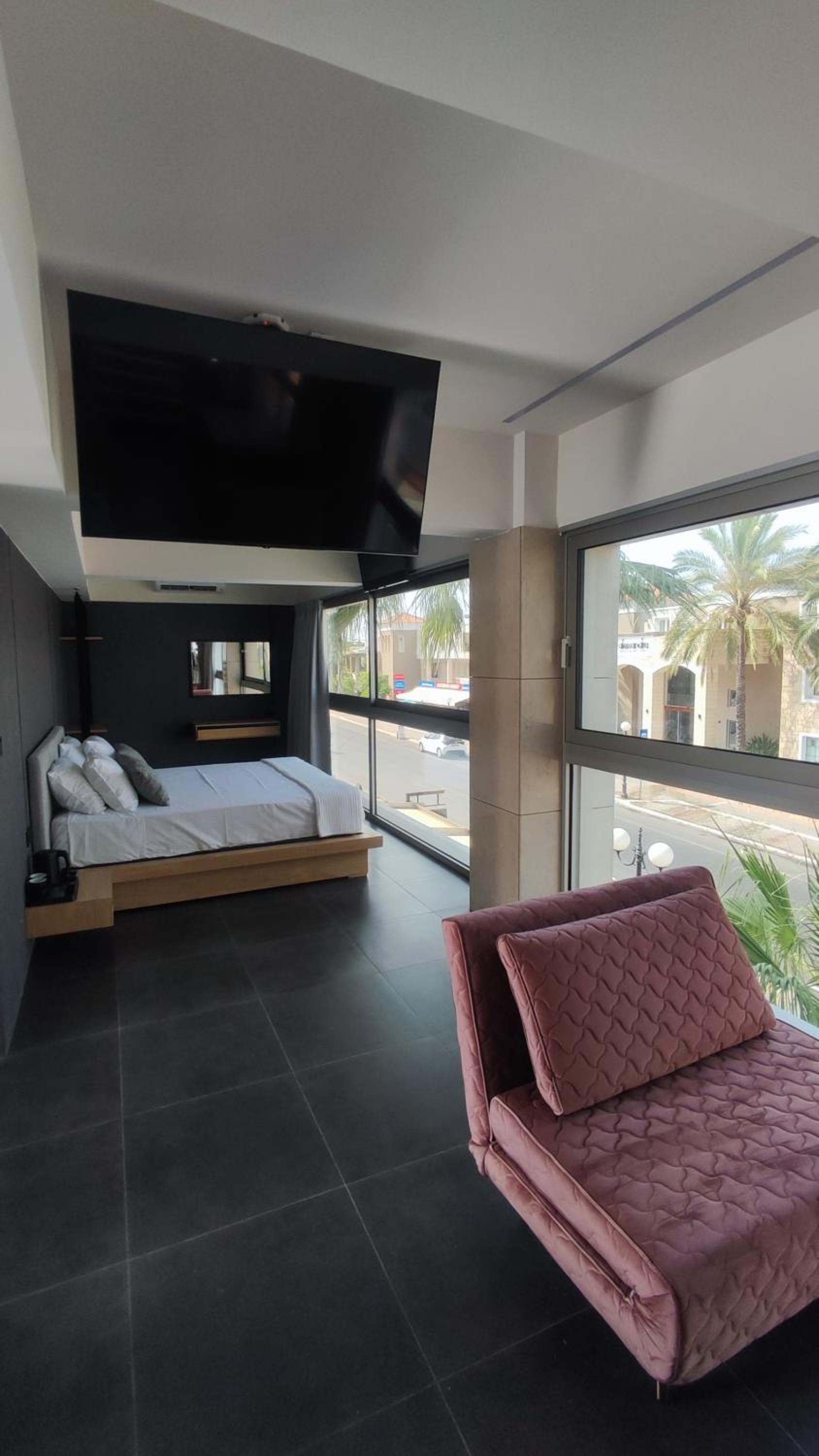 Summertime Signature Suites