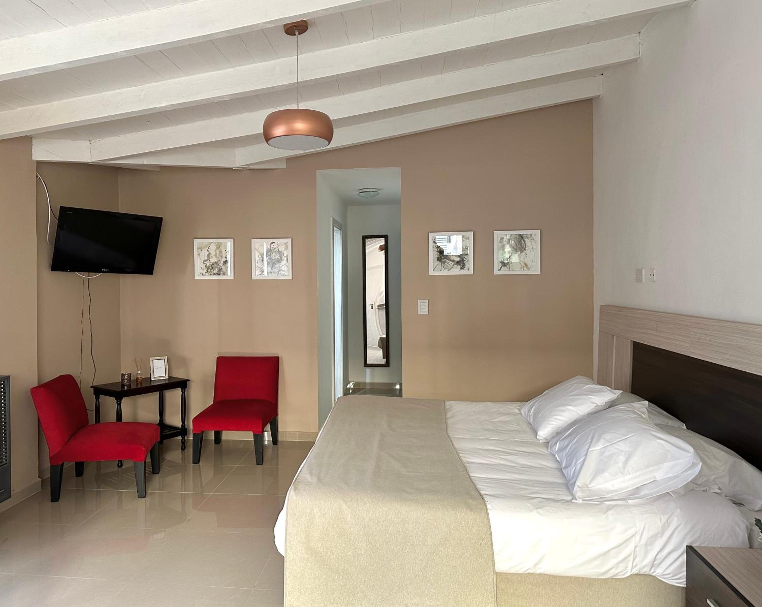 Hotel Cabaña de los Colibríes - Image 1