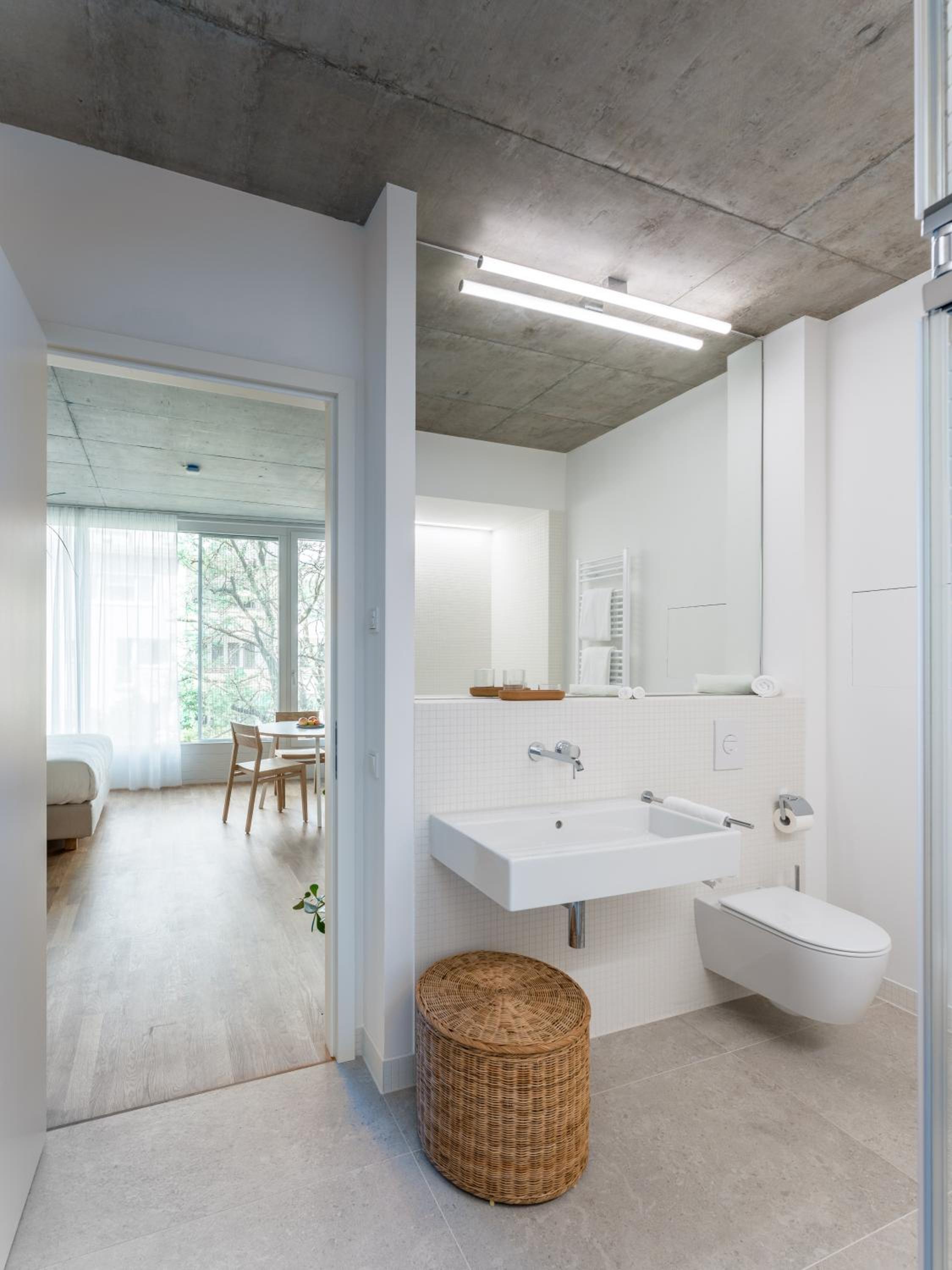 Carlotta Apartments