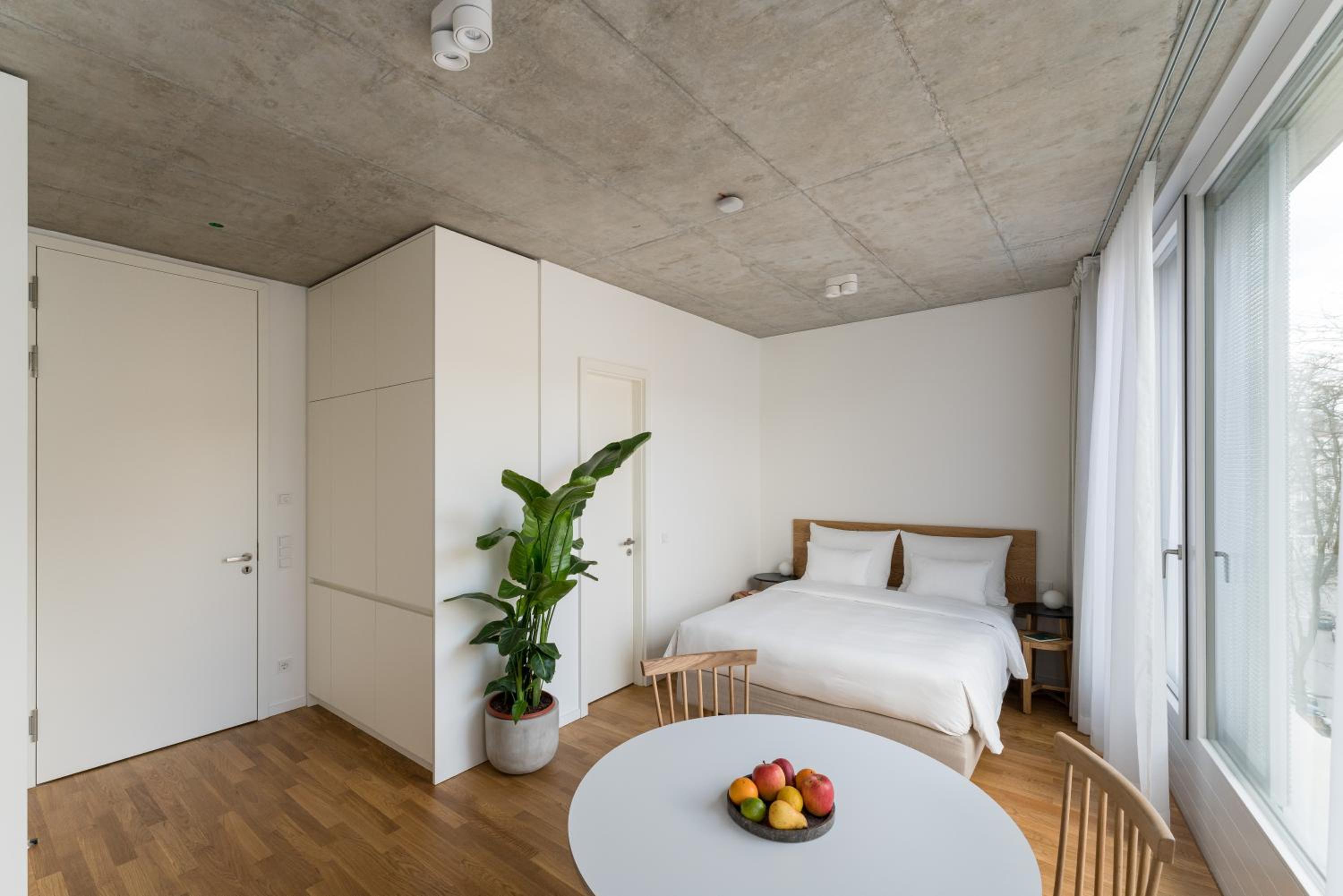 Carlotta Apartments