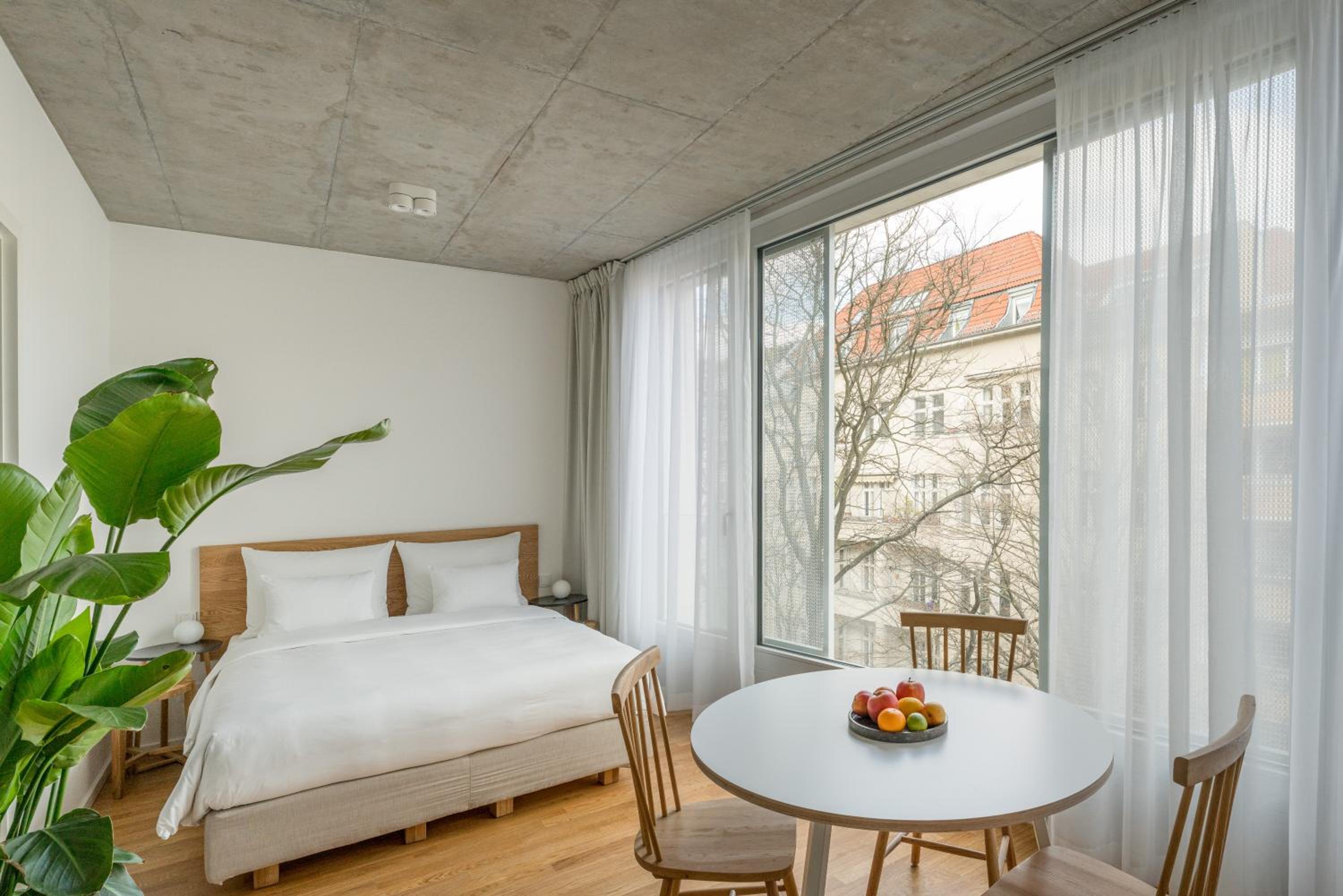 Carlotta Apartments