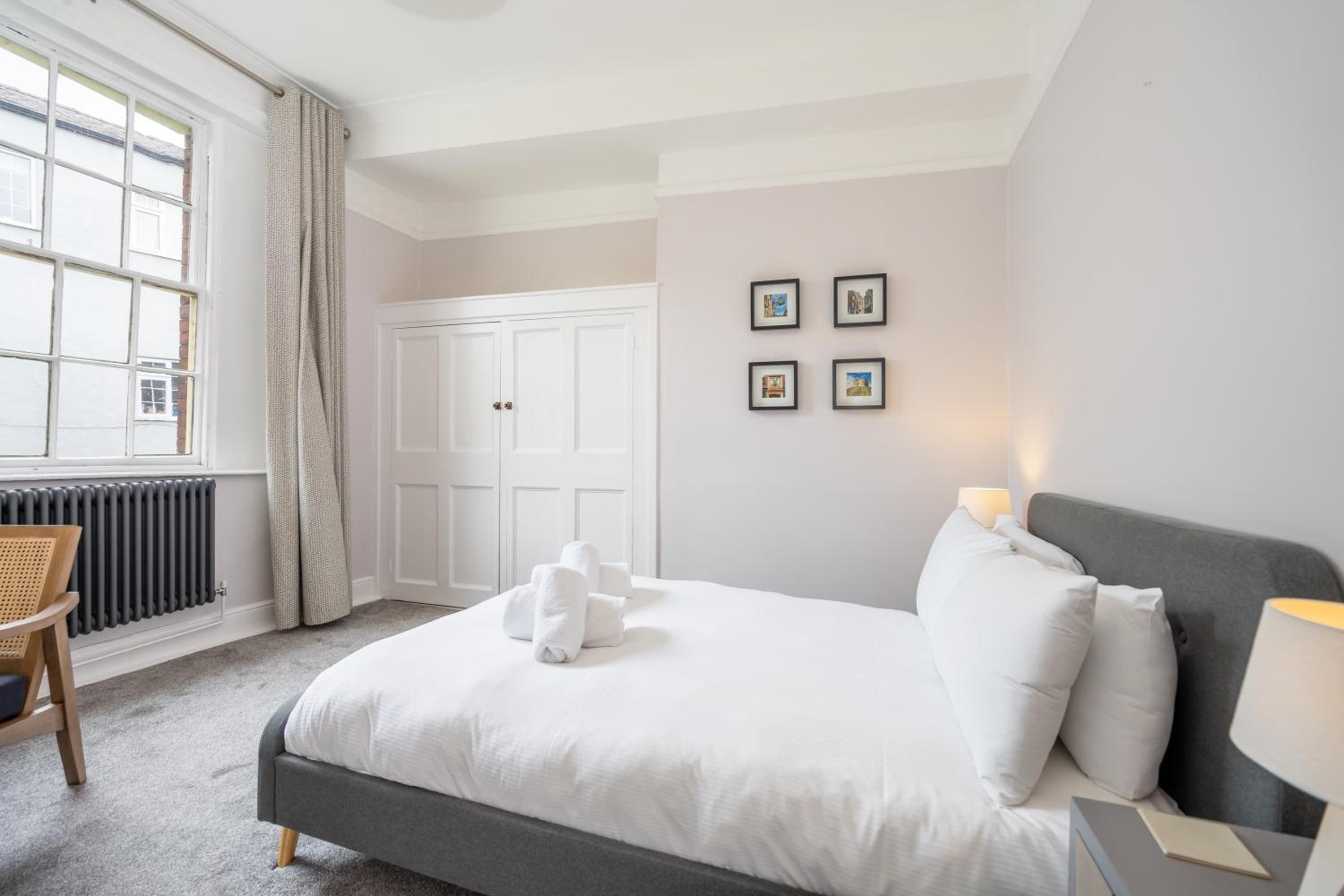 Foss Bridge Apartment