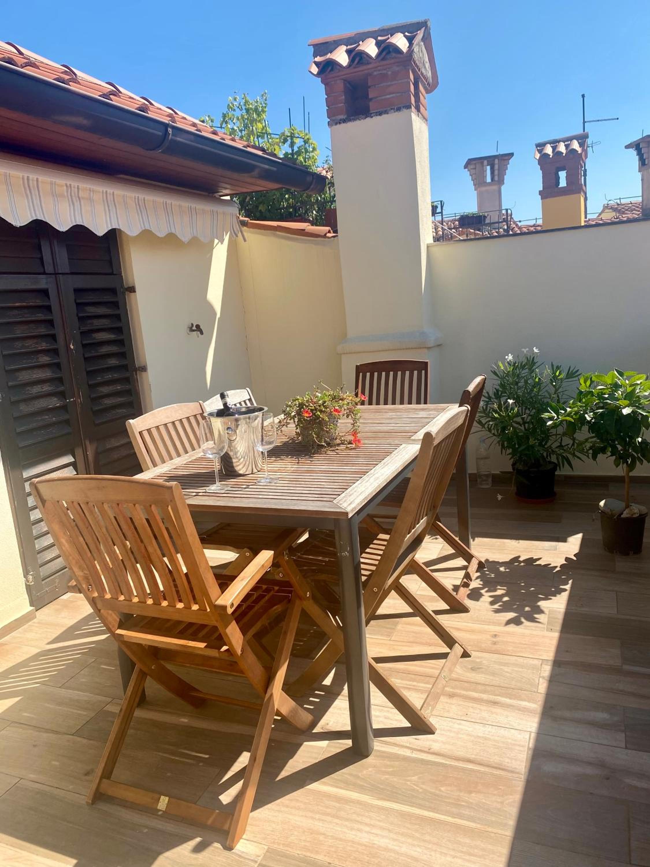 Romantic maisonette view 2