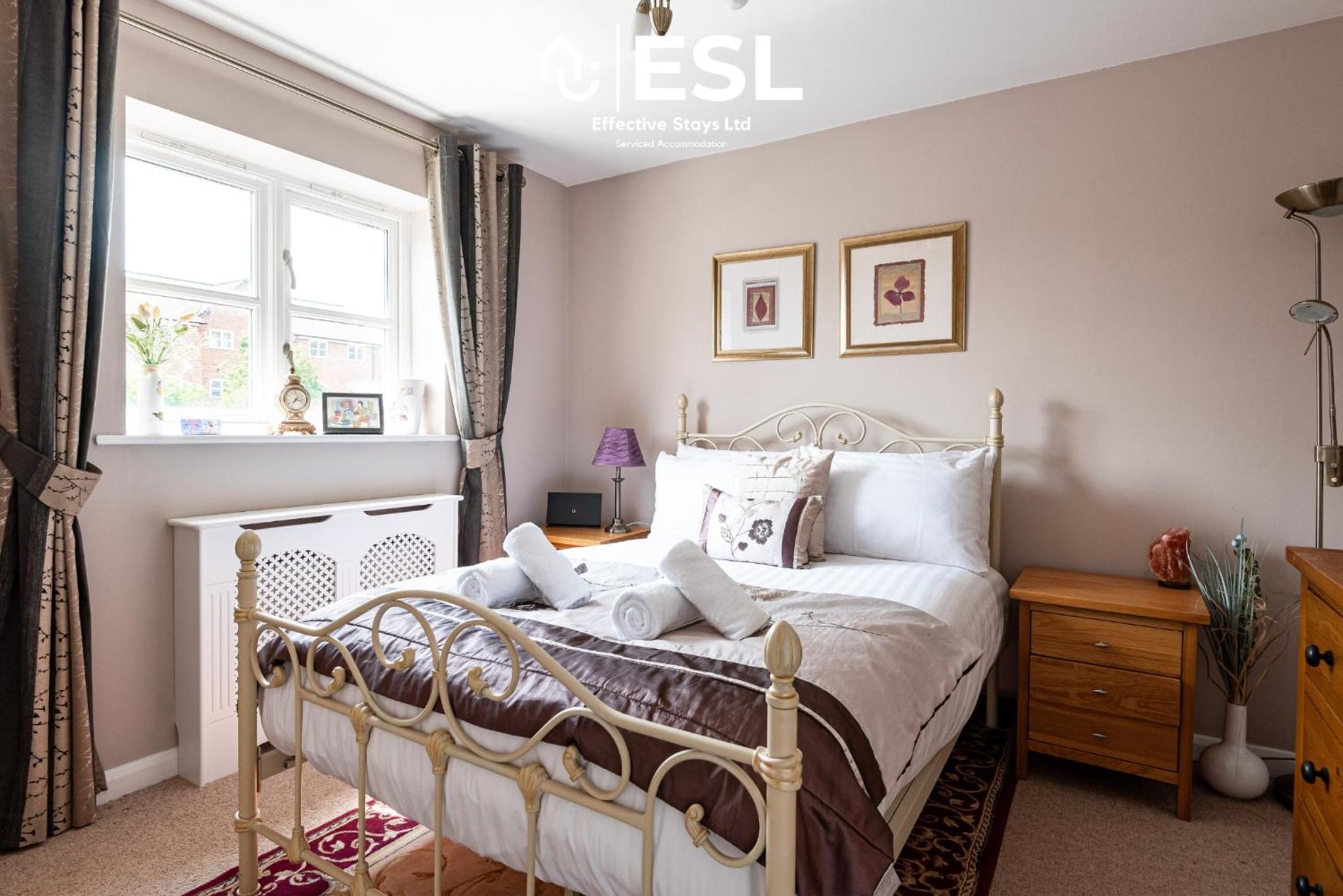 4 Bedroom Townhouse 10mins walk from Shrewsbury Town Centre with Parking view 2