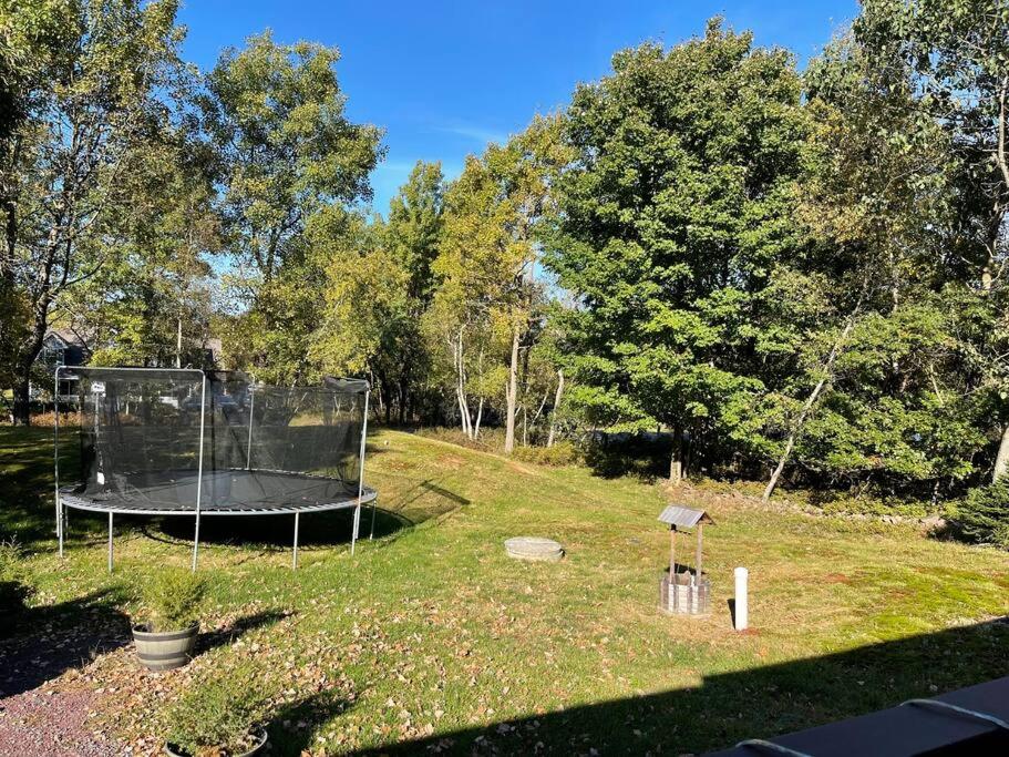 Beautiful, peaceful home with hot tub view 4