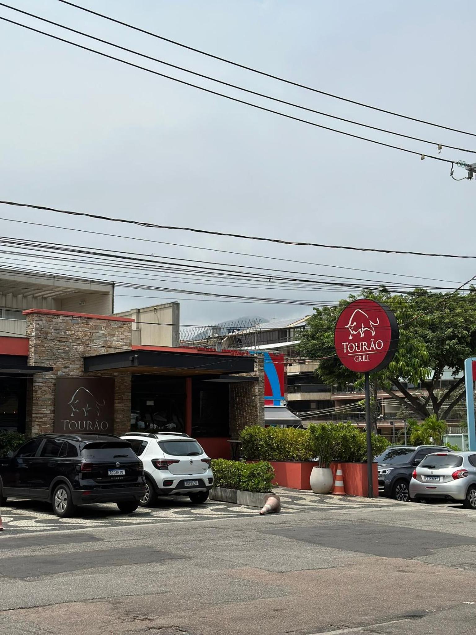 Apartamento em frente à praia, com vista mar e ao lado do Wndsor