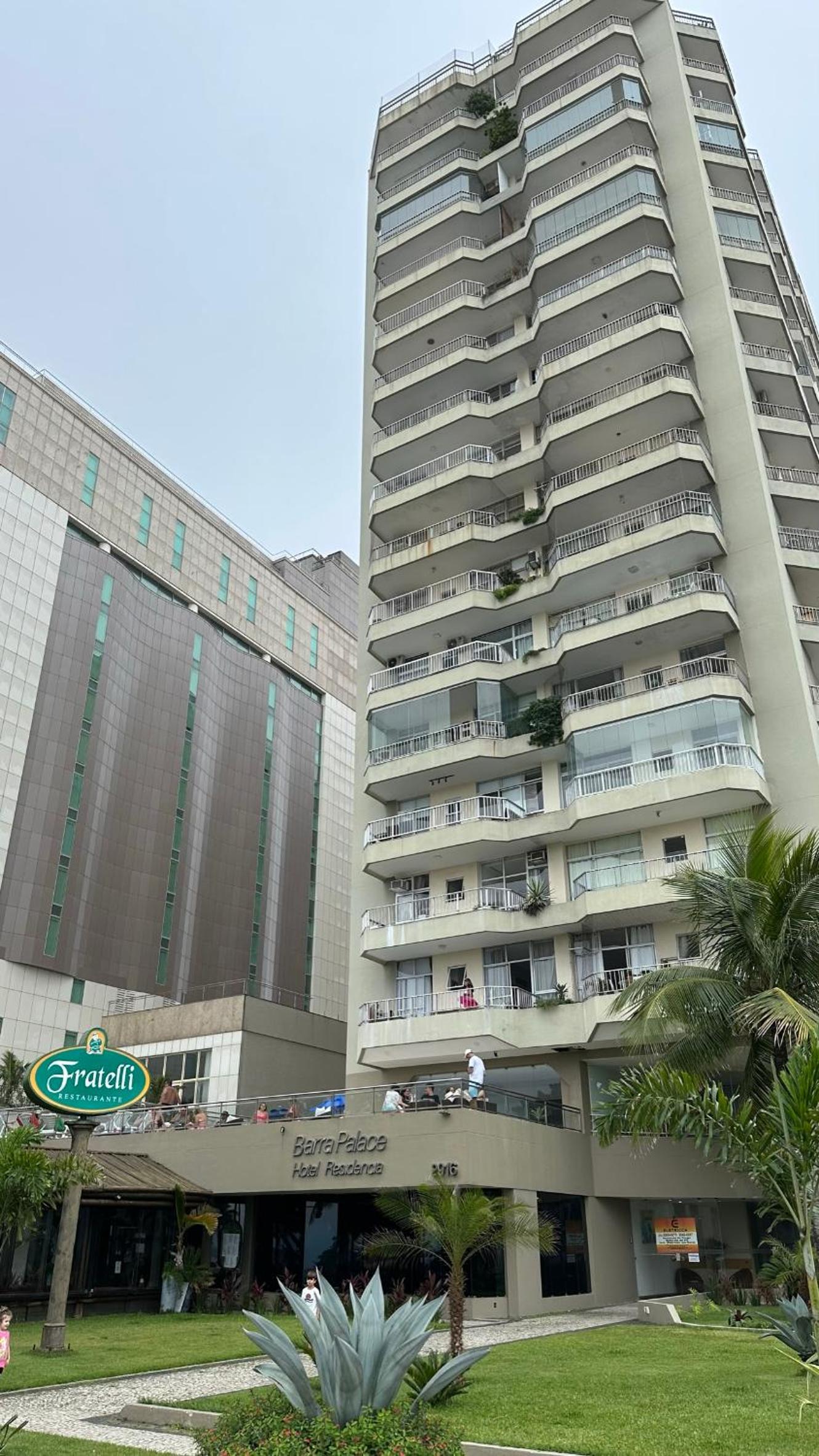 Apartamento em frente à praia, com vista mar e ao lado do Wndsor