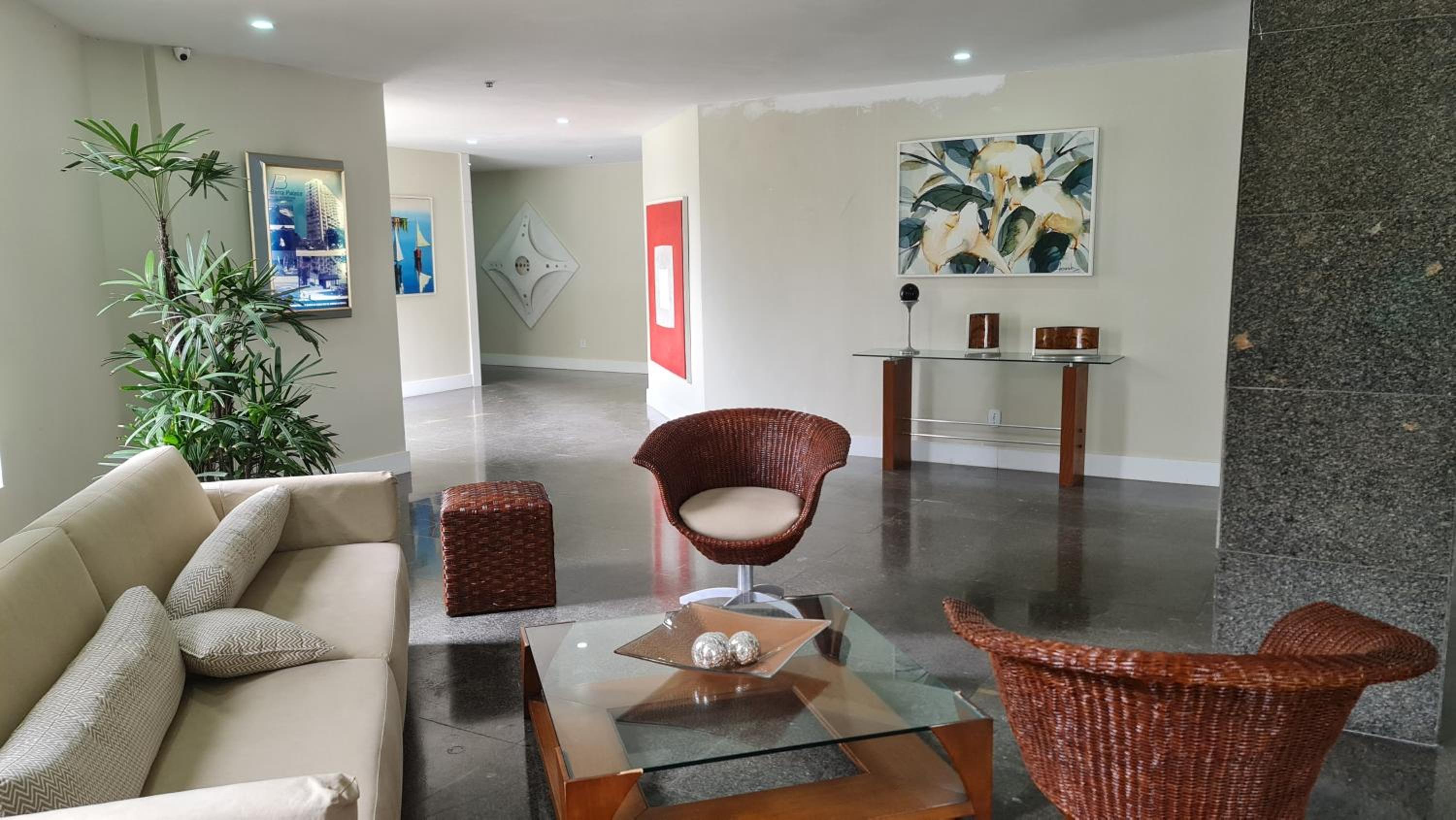 Apartamento em frente à praia, com vista mar e ao lado do Wndsor