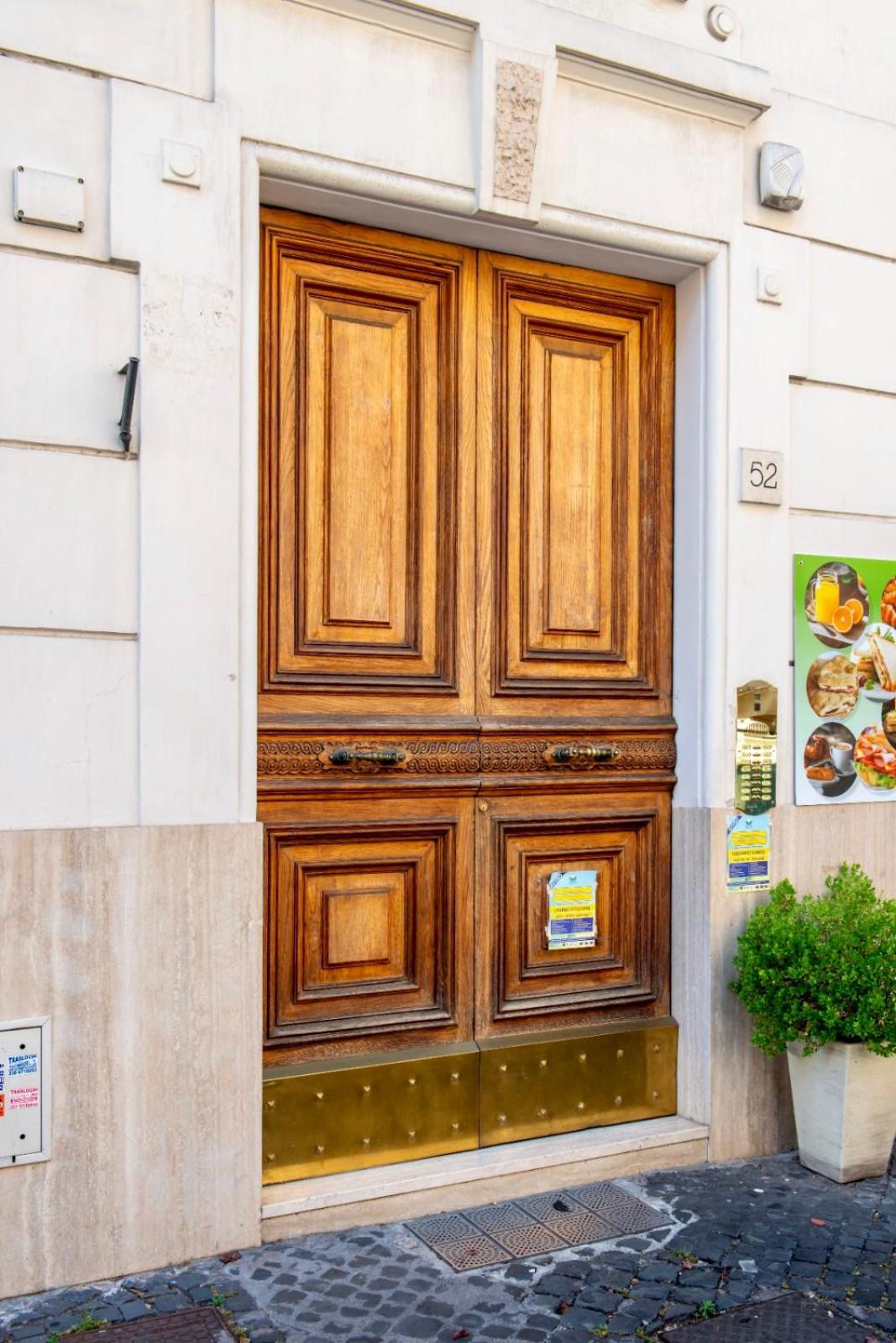 Alberto Vatican House