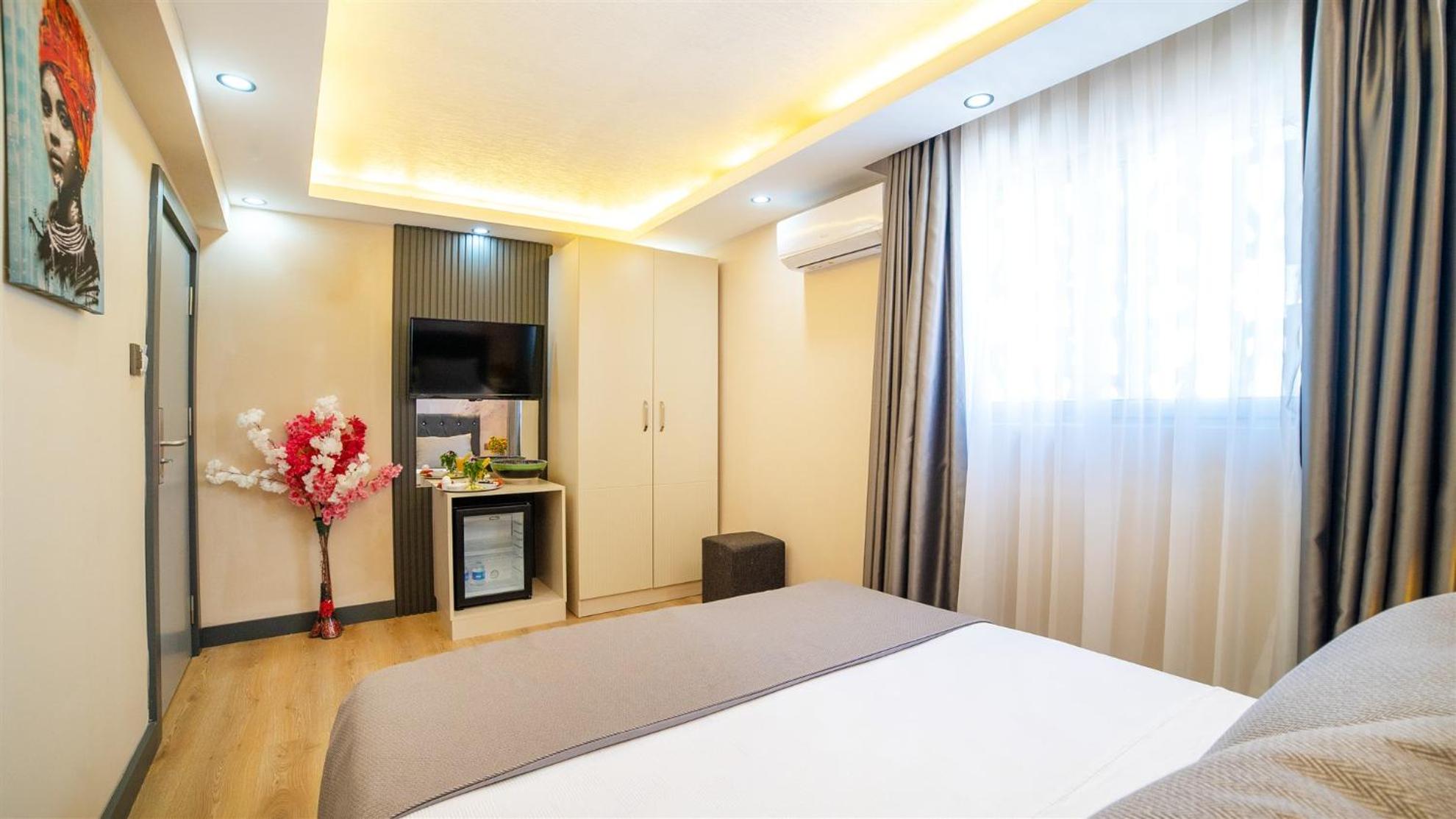 Blue Marina Hotel & Spa - Image 9