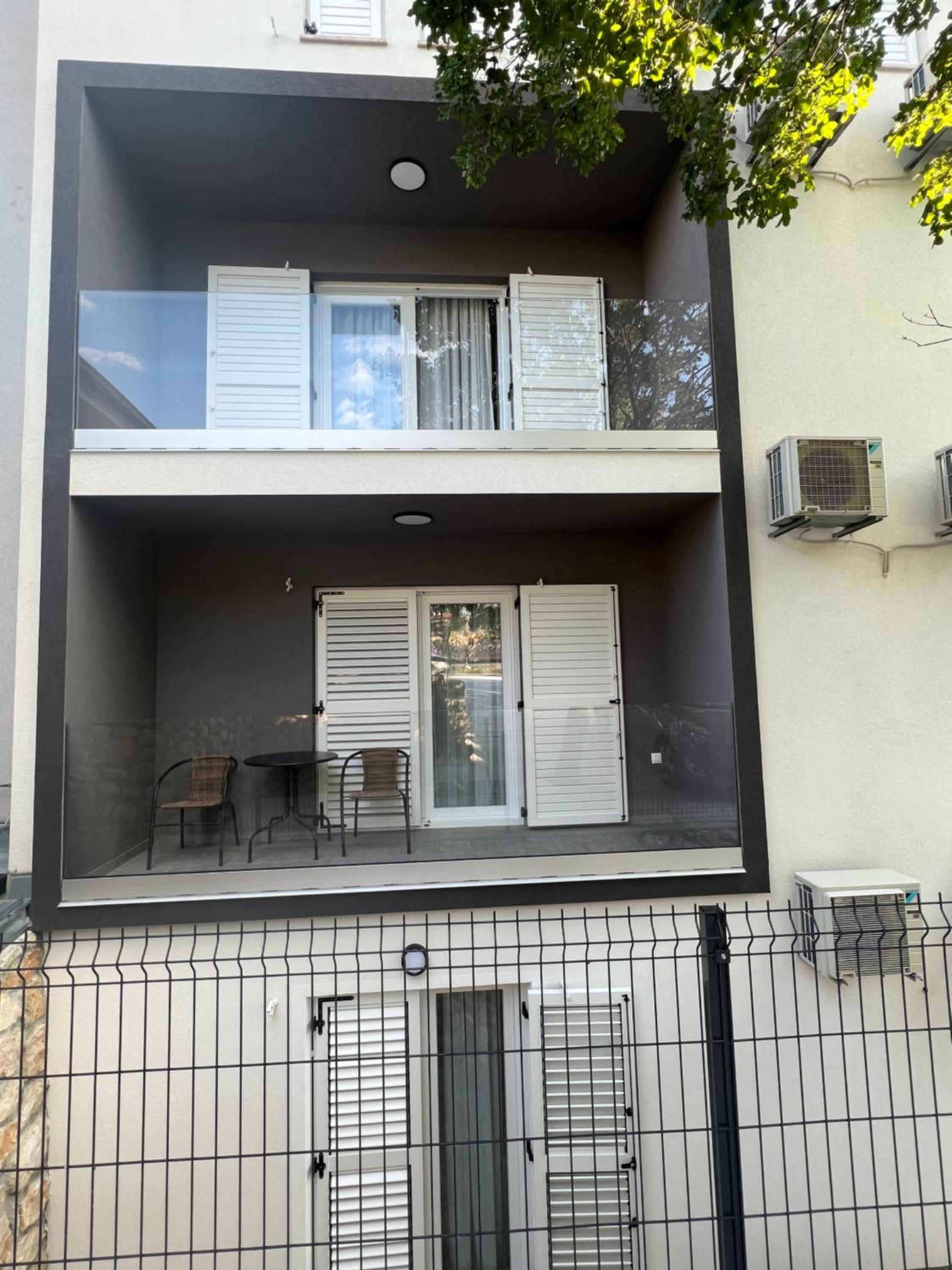 Apartmani AViS