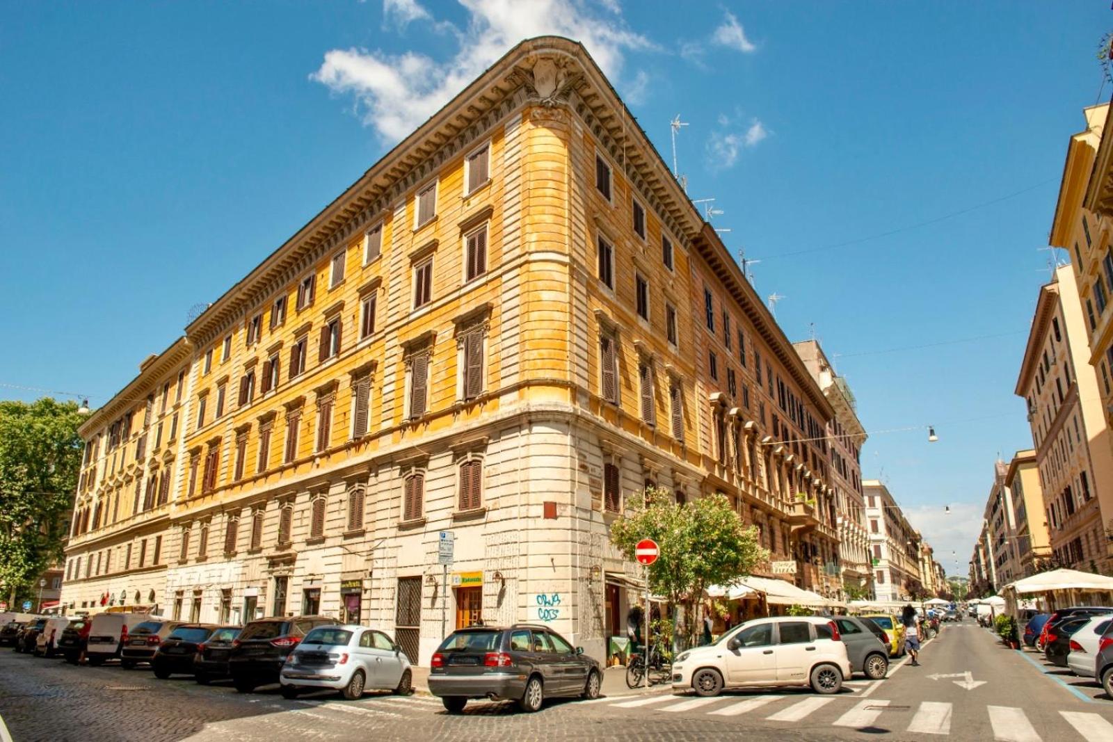 Alberto Vatican House