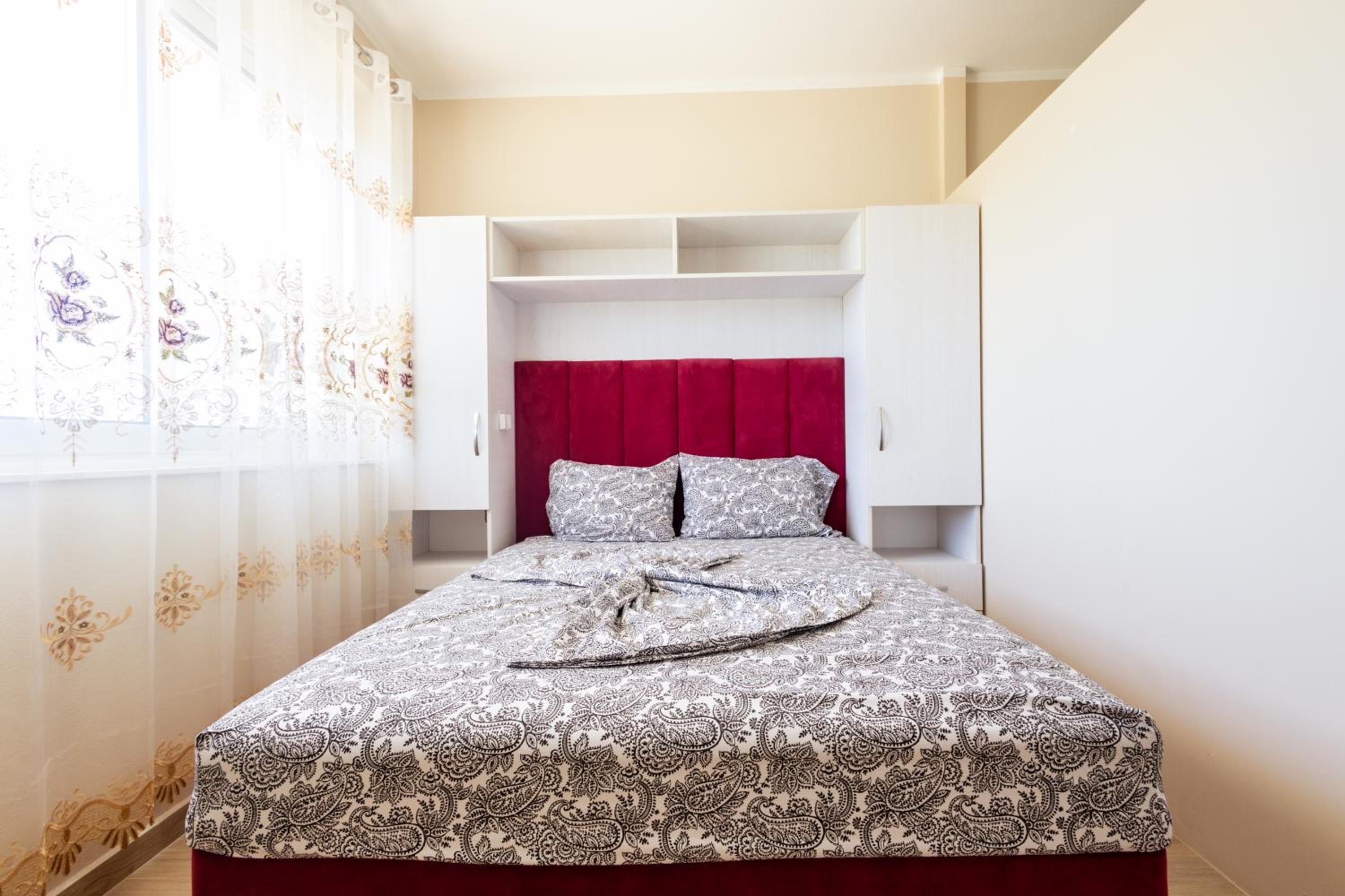 Reis Apartments photo 2