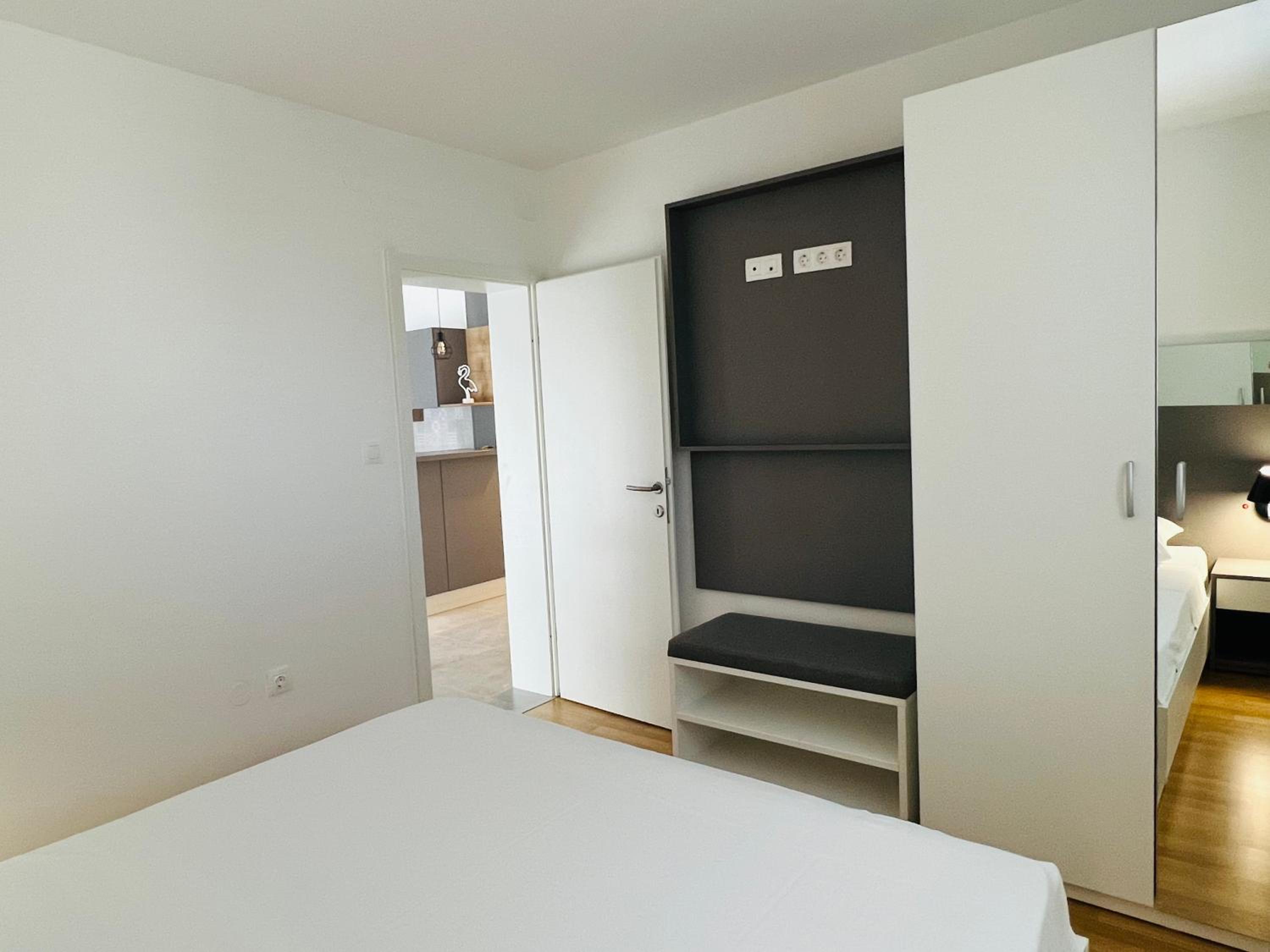 Apartmani AViS