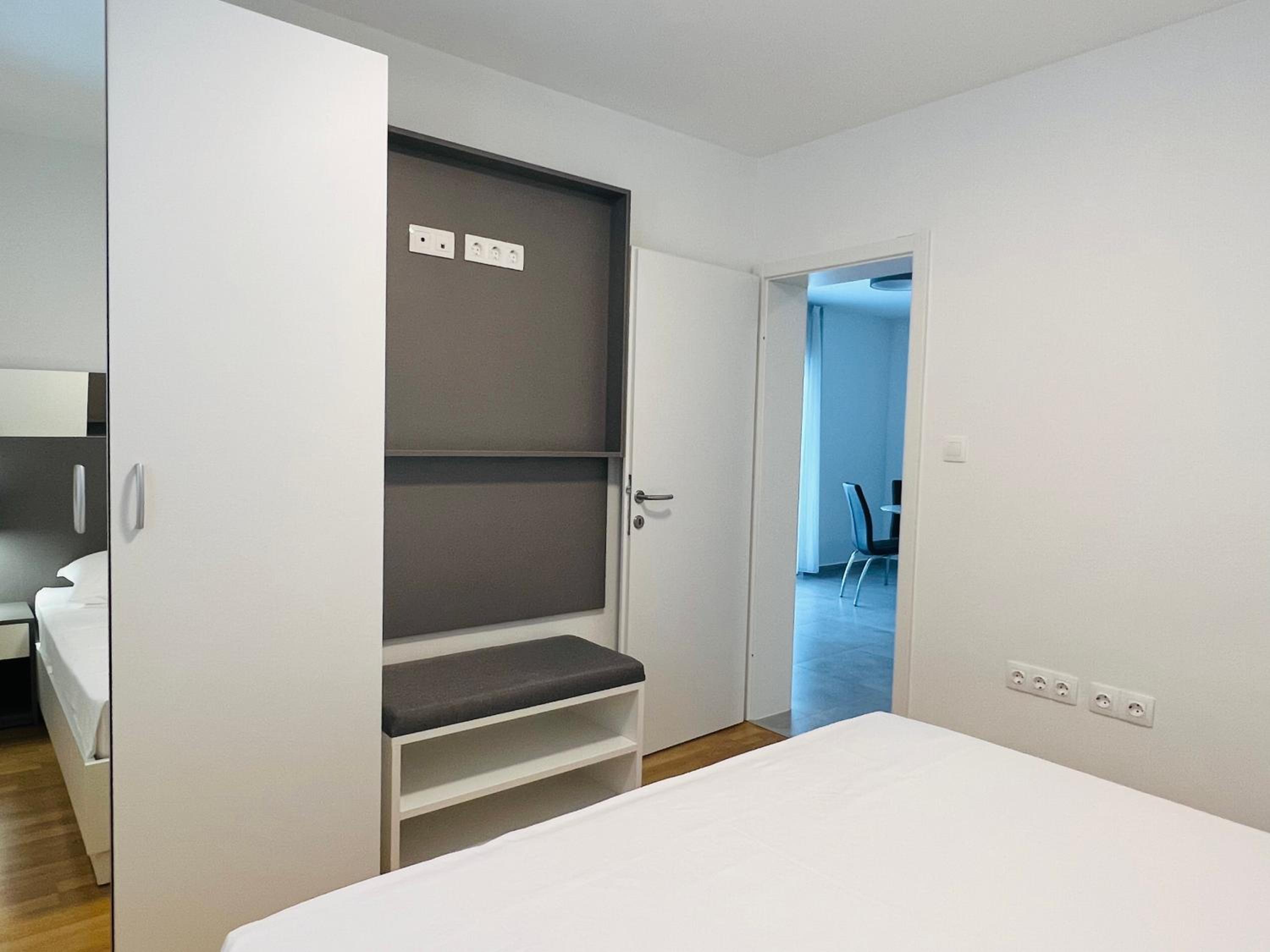 Apartmani AViS