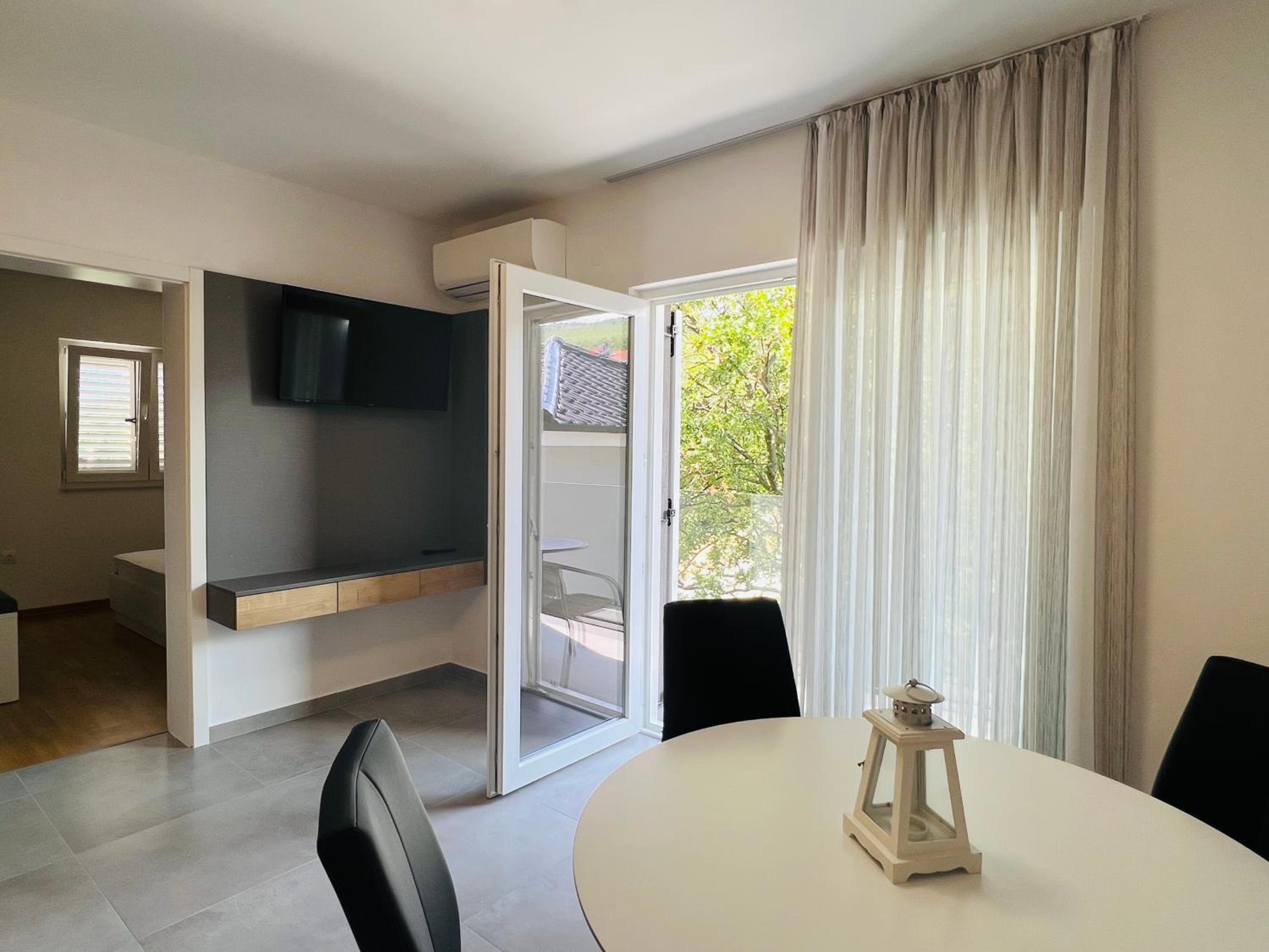 Apartmani AViS