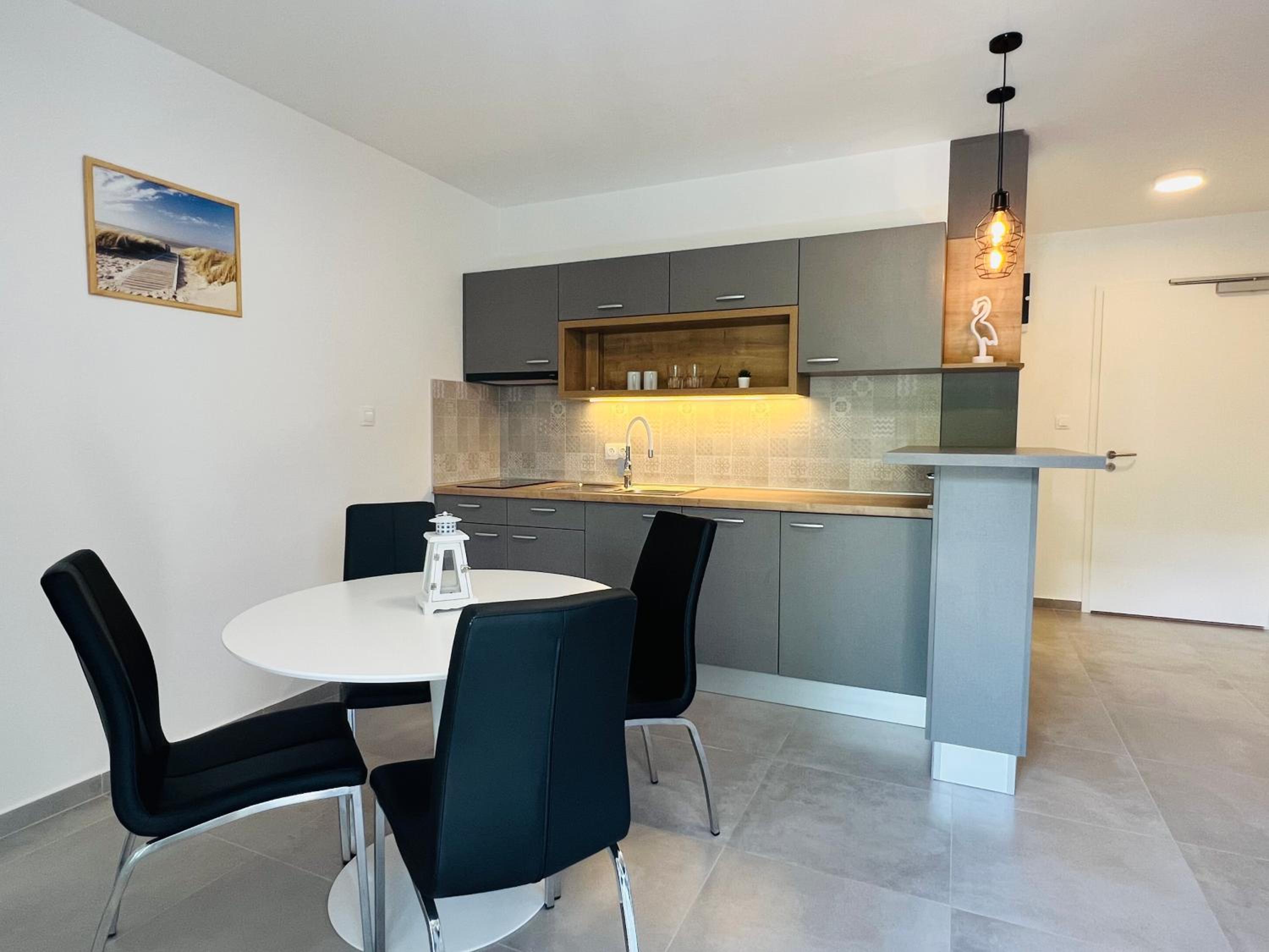 Apartmani AViS
