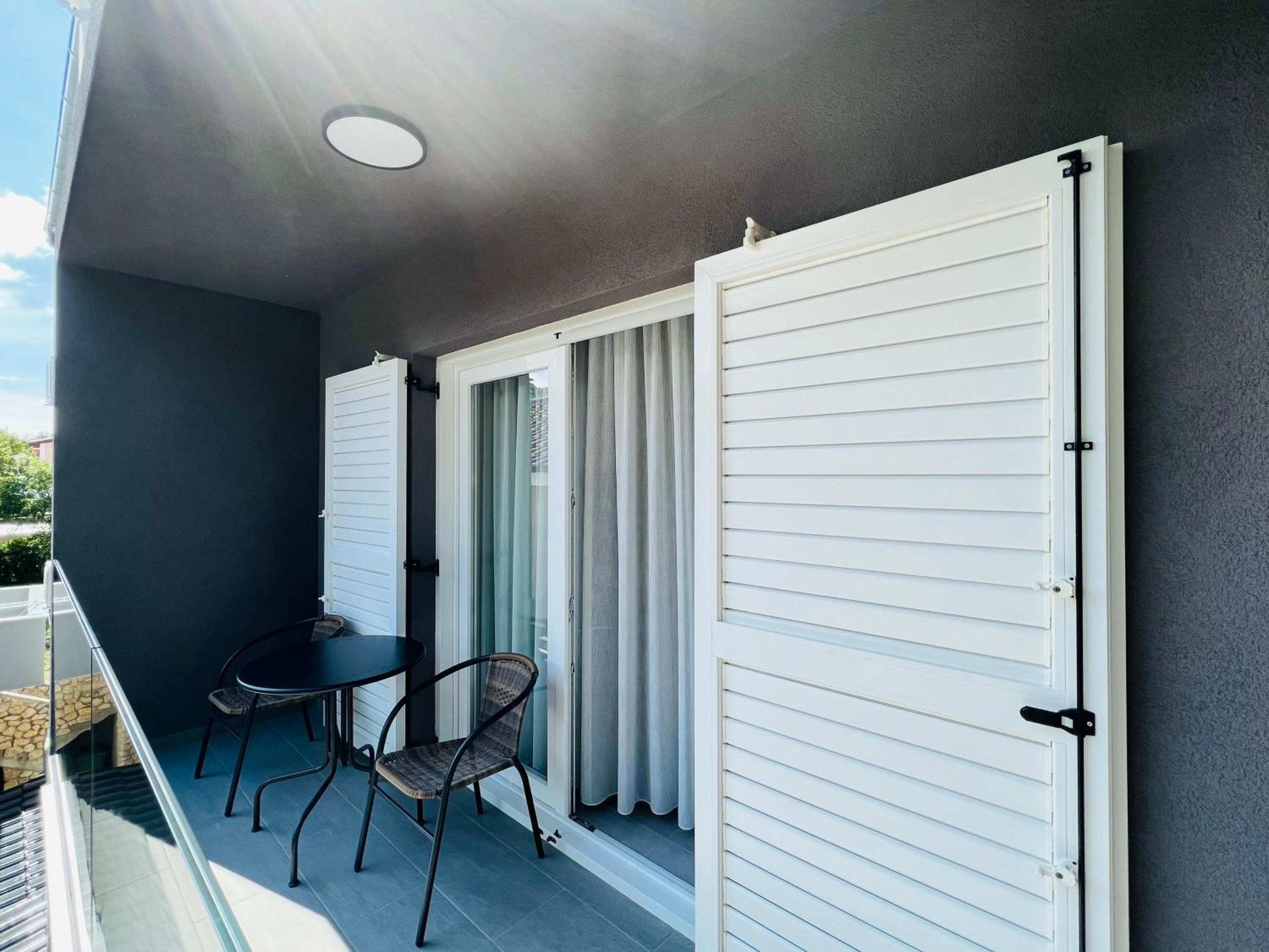 Apartmani AViS