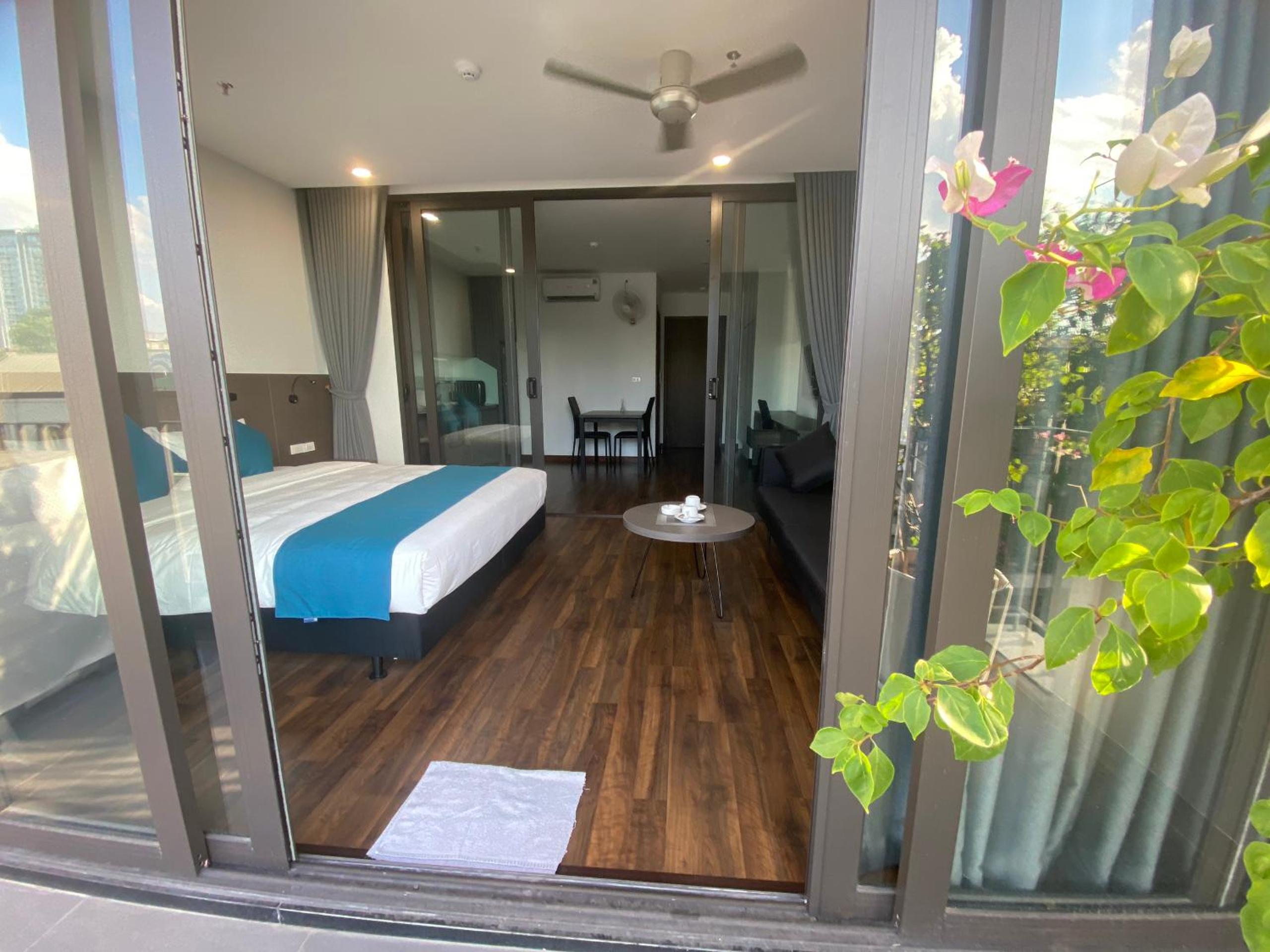 The Carnation Apartment Ha Noi 03