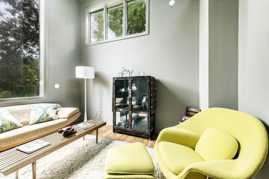 Artisan Grove Four bedrooms 3 bathrooms with Pool, Equipped Kitchen and Laundry view 5