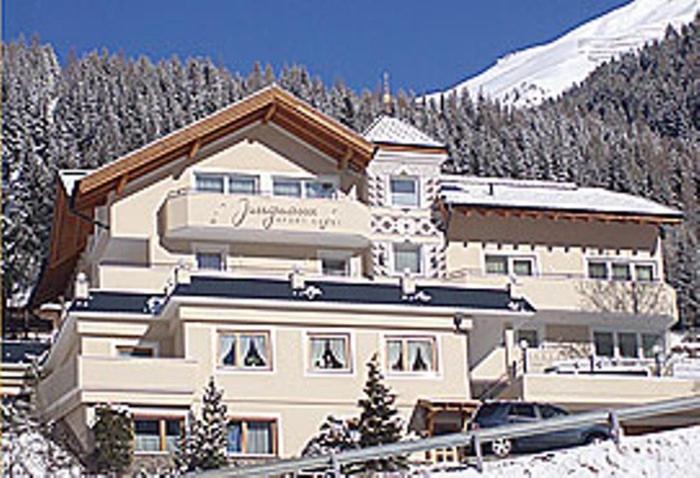 Jungmann Apartments