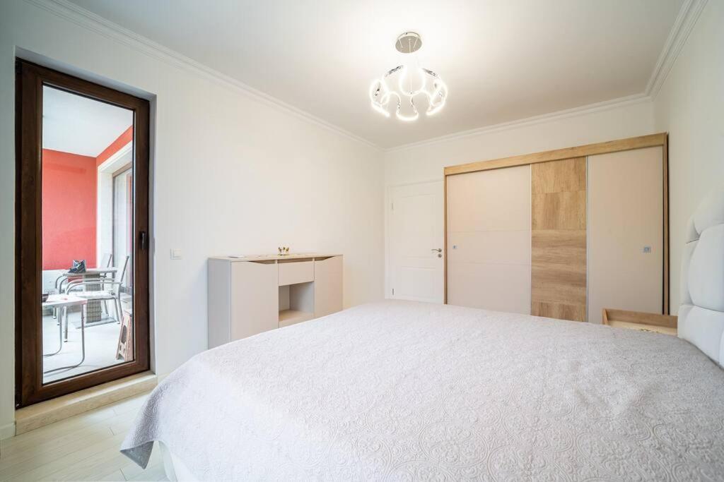 Grand Karavel Top Center Lux Apartment view 4