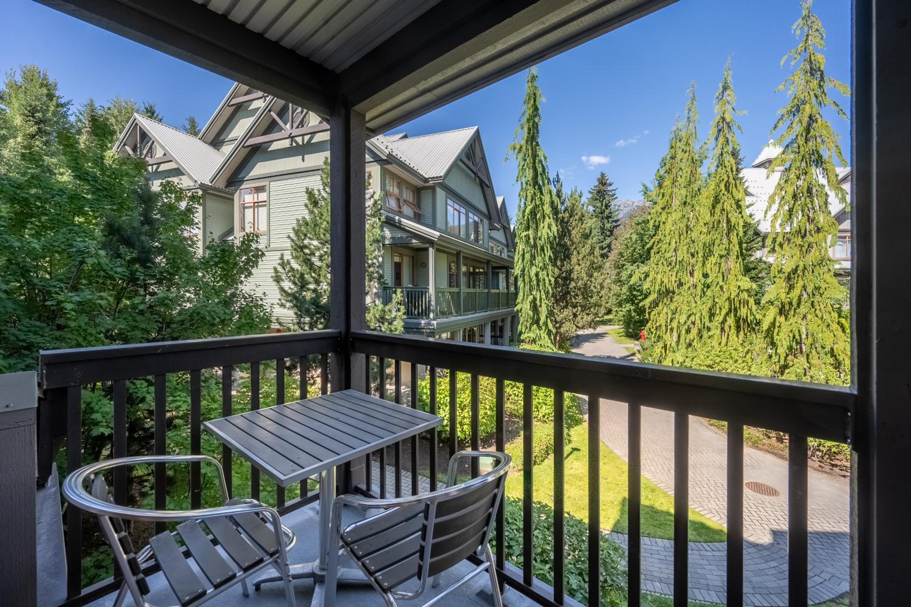 Stoney Creek Northstar by Whistler Premier view 3