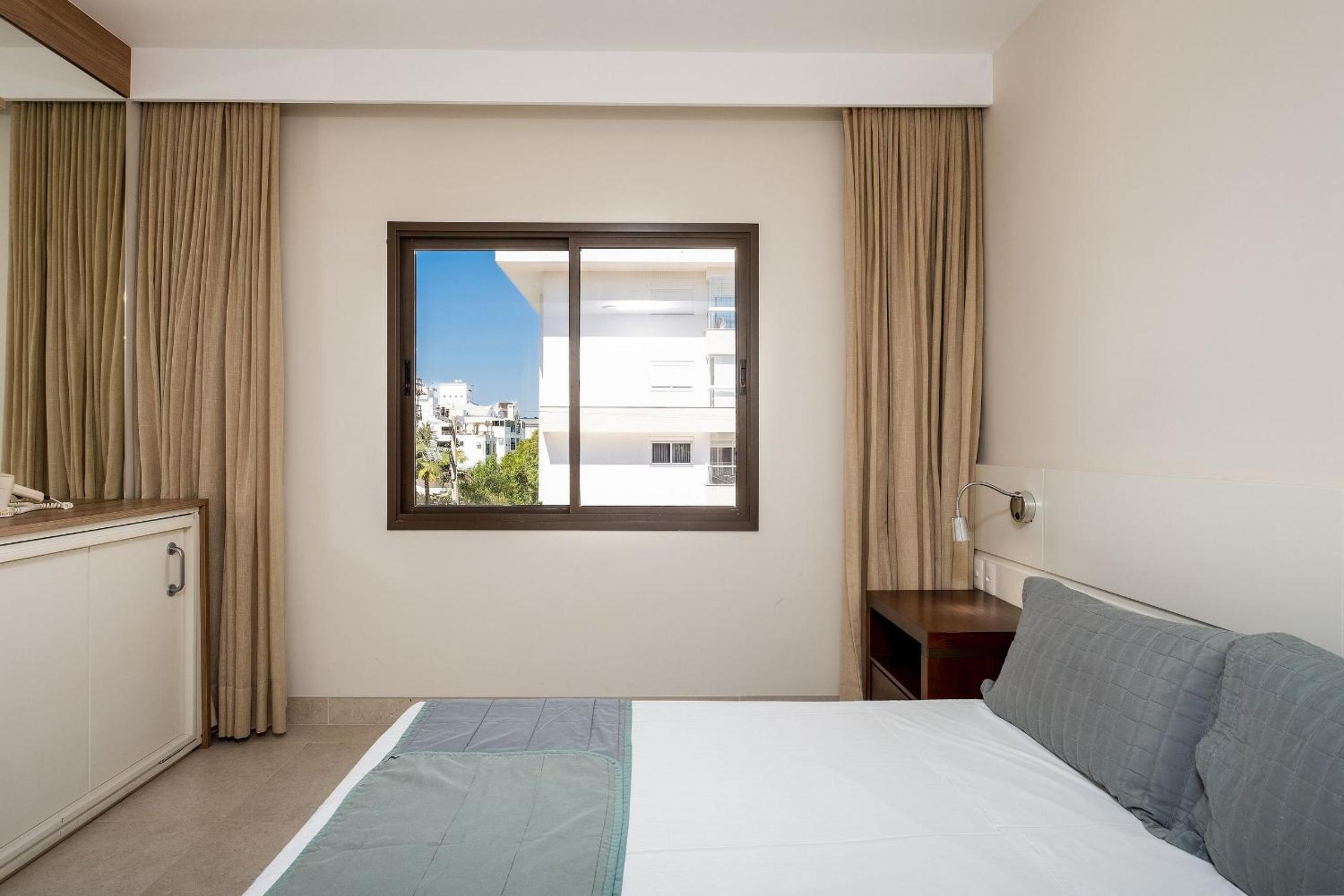 Modern Studios by the Sea - Jurerê Beach Village JBVTOP