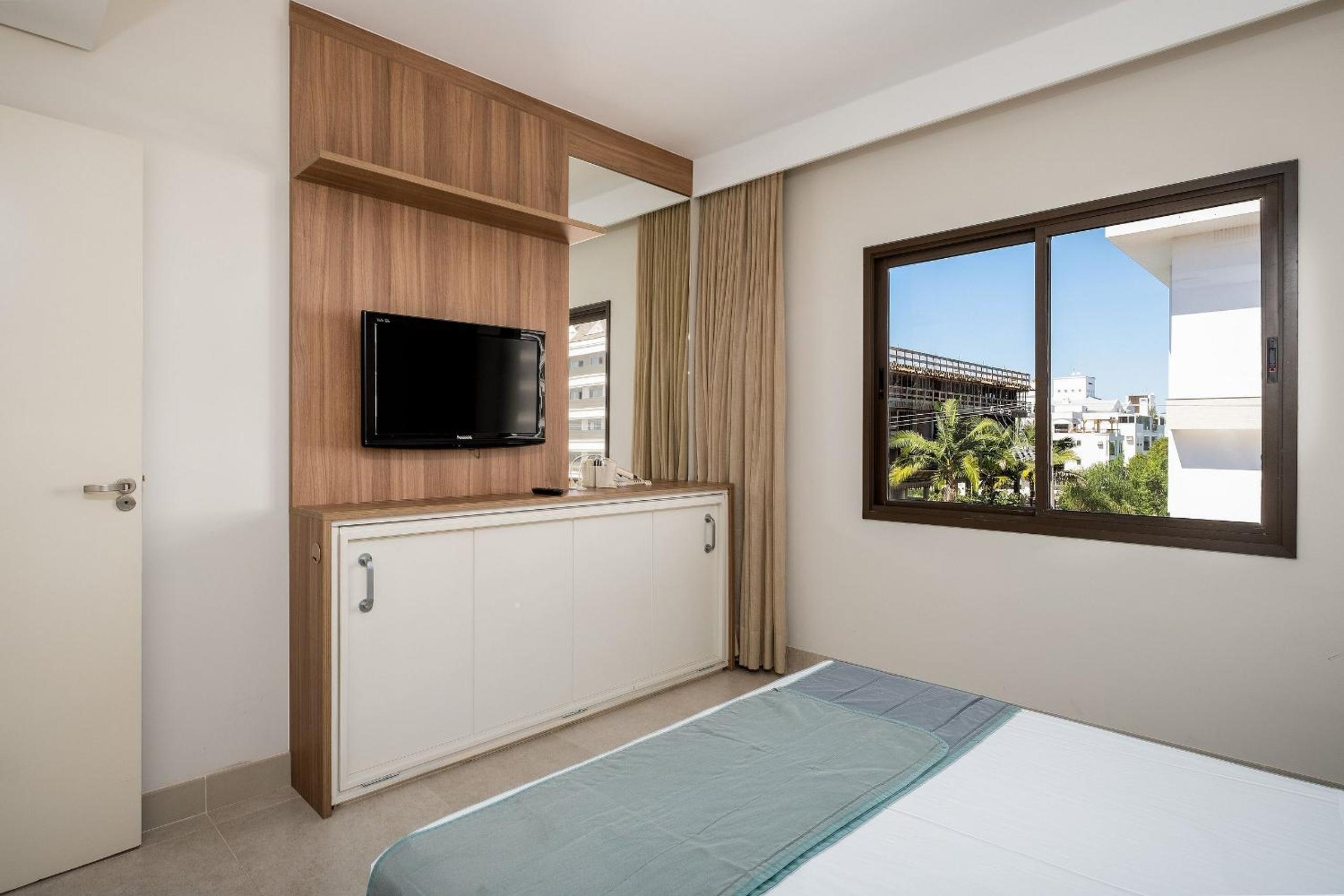 Modern Studios by the Sea - Jurerê Beach Village JBVTOP