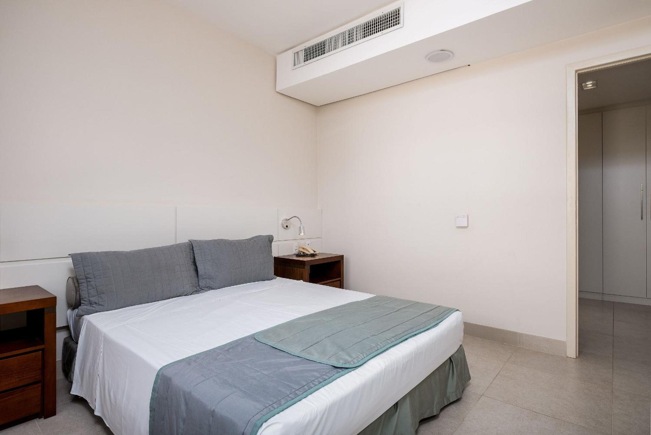 Modern Studios by the Sea - Jurerê Beach Village JBVTOP